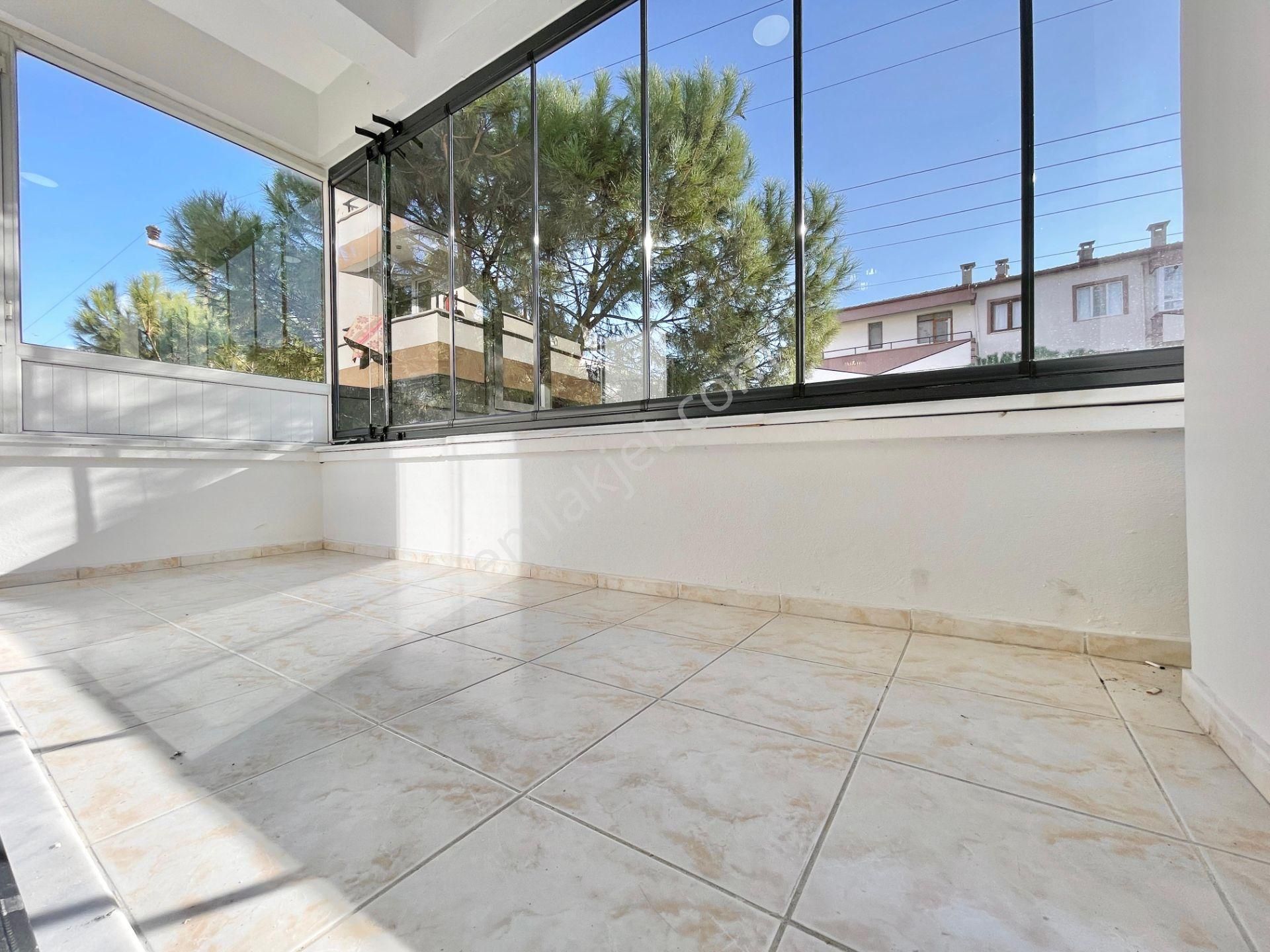 Berkay Demirel'den Altınkumda Ayrı Mutfak Ön Cephe Çift Balkon 2+1 Daire - Görsel 15