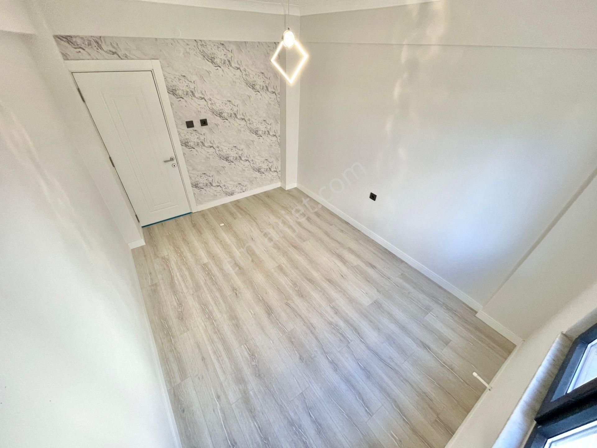 Berkay Demirel'den Altınkumda Ayrı Mutfak Ön Cephe Çift Balkon 2+1 Daire - Görsel 34