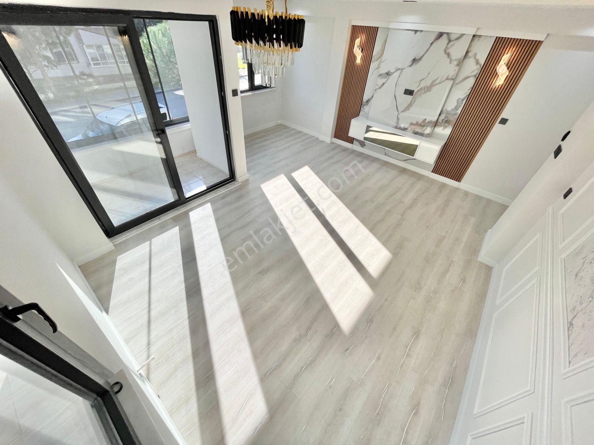 Berkay Demirel'den Altınkumda Ayrı Mutfak Ön Cephe Çift Balkon 2+1 Daire - Görsel 6