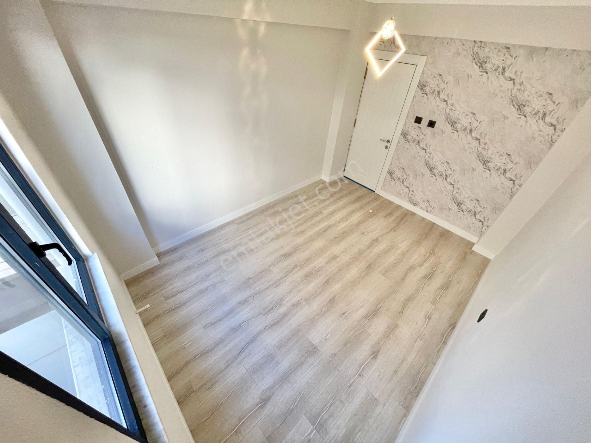 Berkay Demirel'den Altınkumda Ayrı Mutfak Ön Cephe Çift Balkon 2+1 Daire - Görsel 33