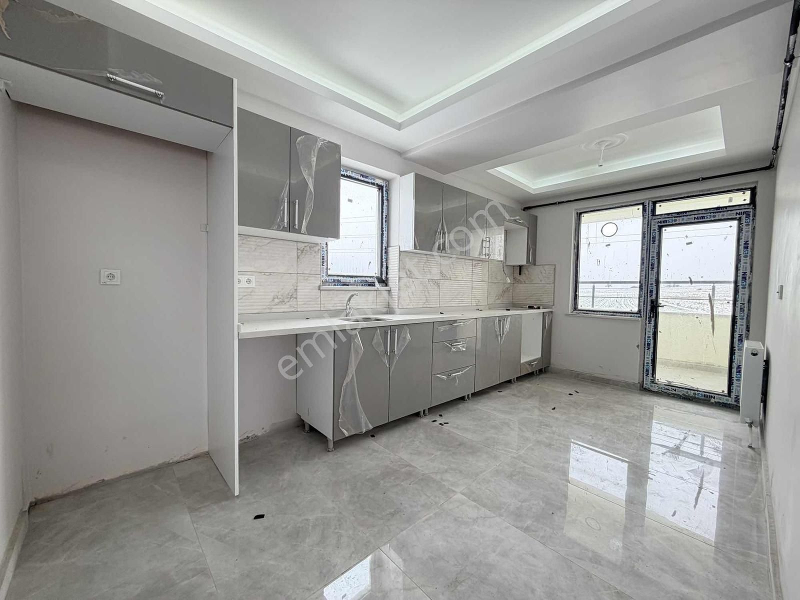 Ergene Cumhuriyette 2+1 - 100m2 Sıfır Arakat Satılık Daire !!