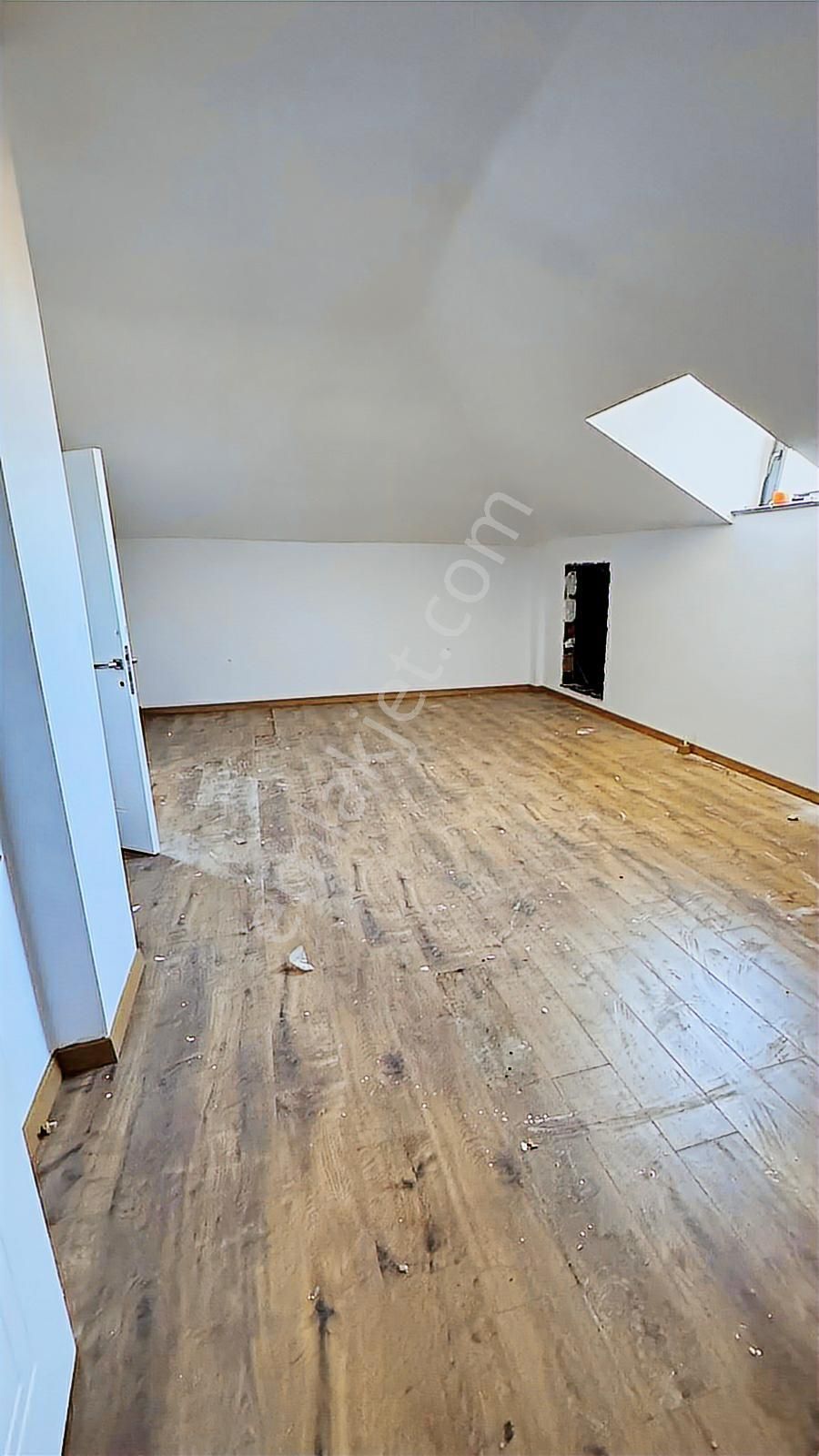 Alipaşa Skyland Tower'da 5+1 Teraslı Sıfır Dubleks Daire - Görsel 7