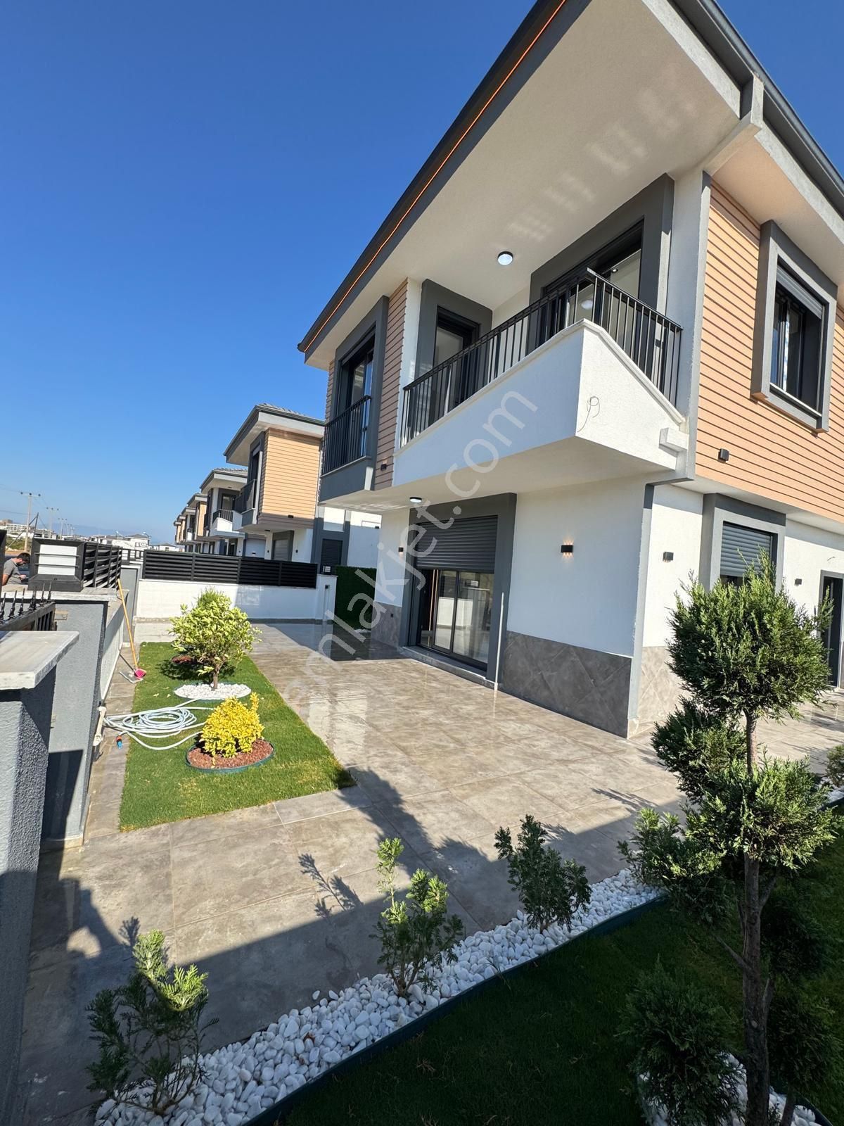 Efeler’de Tam Müstakil Ayrı Mutfak 3+1 Villa - Görsel 7