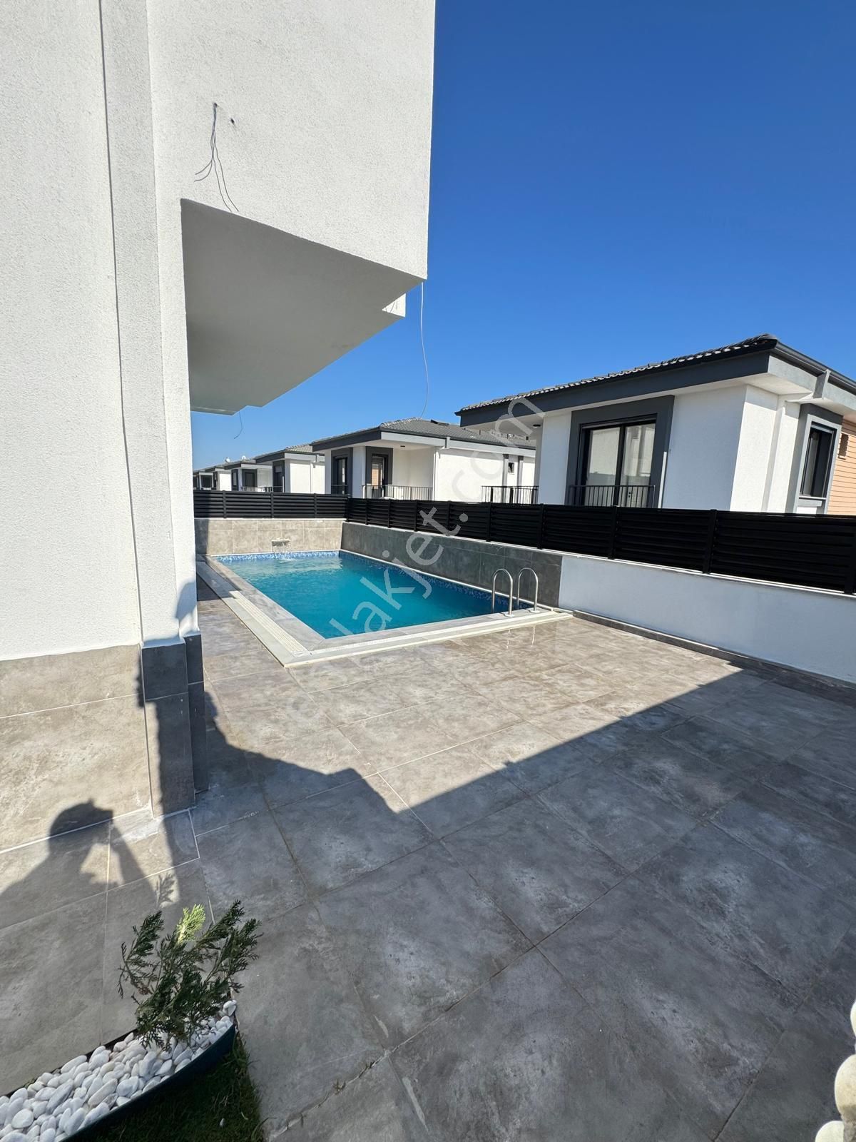 Efeler’de Tam Müstakil Ayrı Mutfak 3+1 Villa - Görsel 4