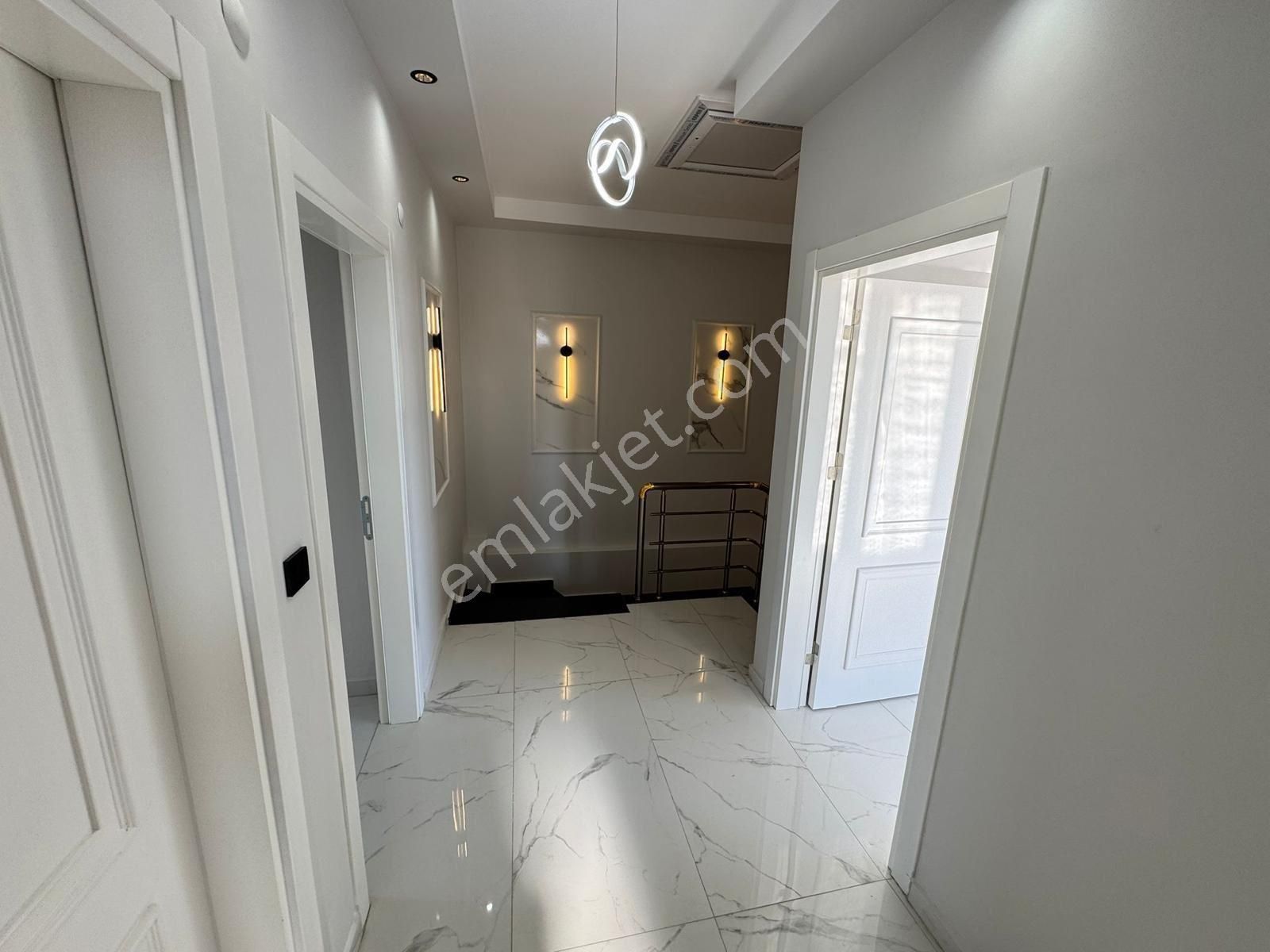 Efeler’de Tam Müstakil Ayrı Mutfak 3+1 Villa - Görsel 29