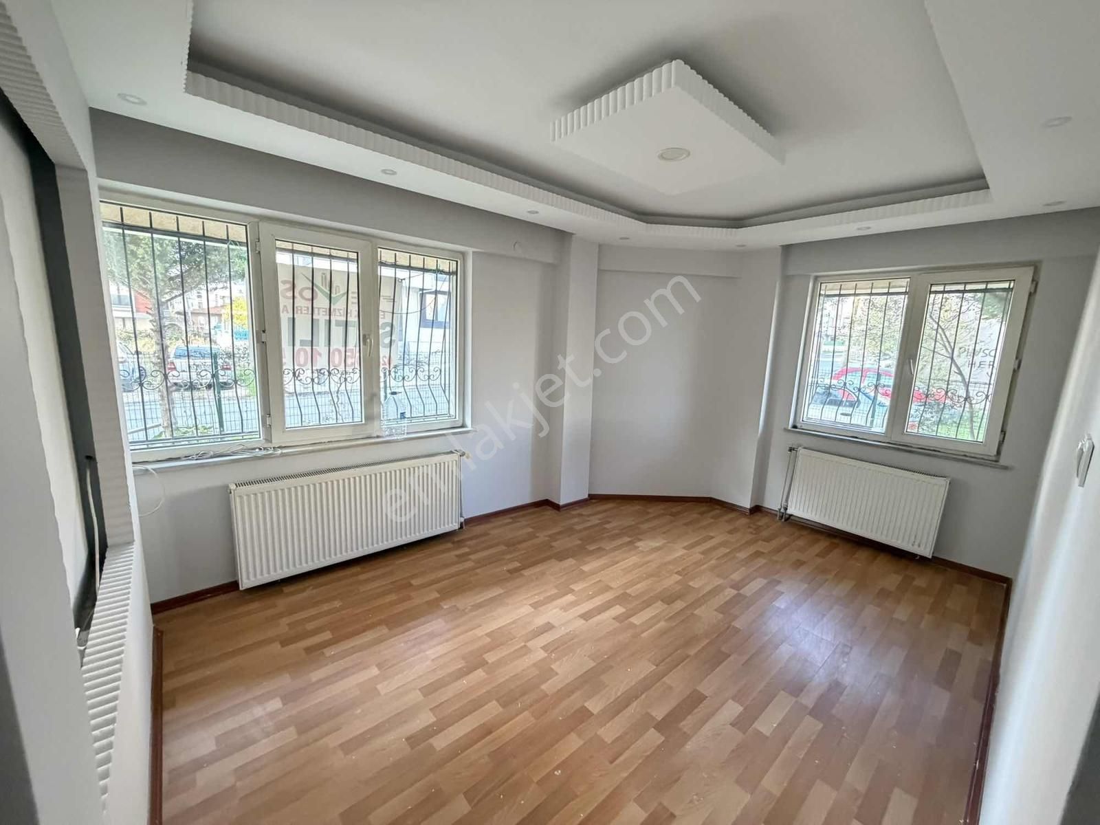 Çobançeşmede 2+1 - 75m2 Giriş Kat Kiralık Daire // Revos //