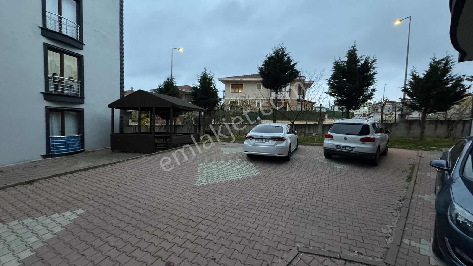 Villa Bölgesinde Site İçerisinde 3+1 Geniş Balkon Severlere - Görsel 13