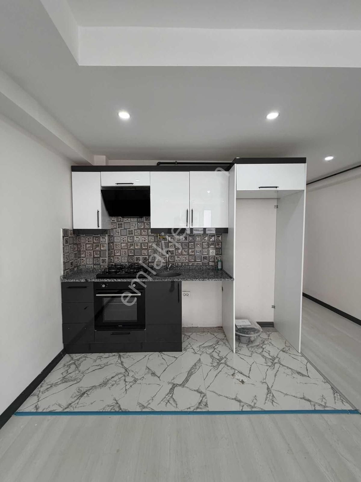 Çorlu Kemalettinde 1+1 Arakat Kiralık Daire // Revos // - Görsel 3