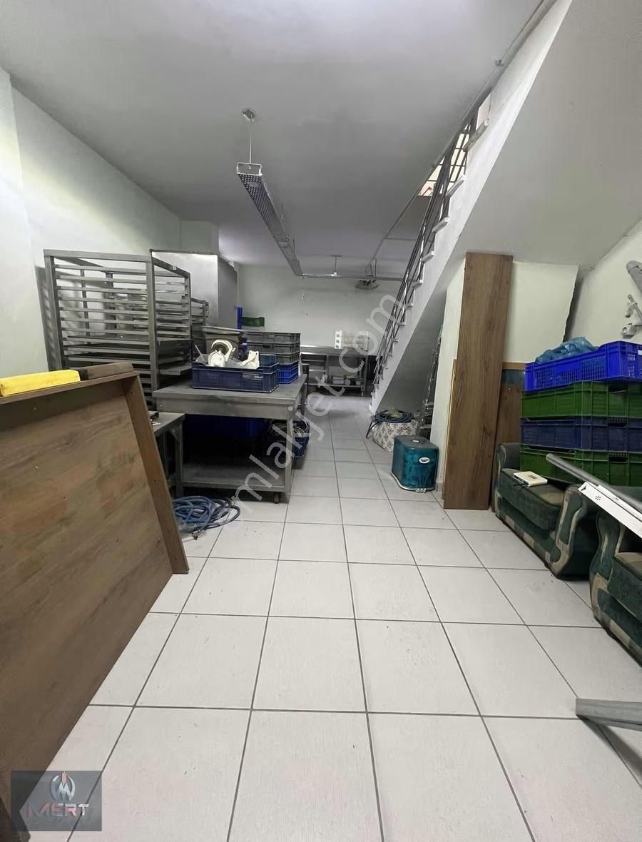 Sancaktepe Demokrasi Caddesinde Satılık İskanlı Dükkan - Görsel 15