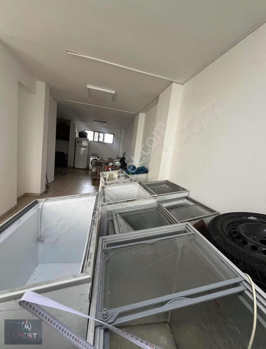 Sancaktepe Demokrasi Caddesinde Satılık İskanlı Dükkan - Görsel 13