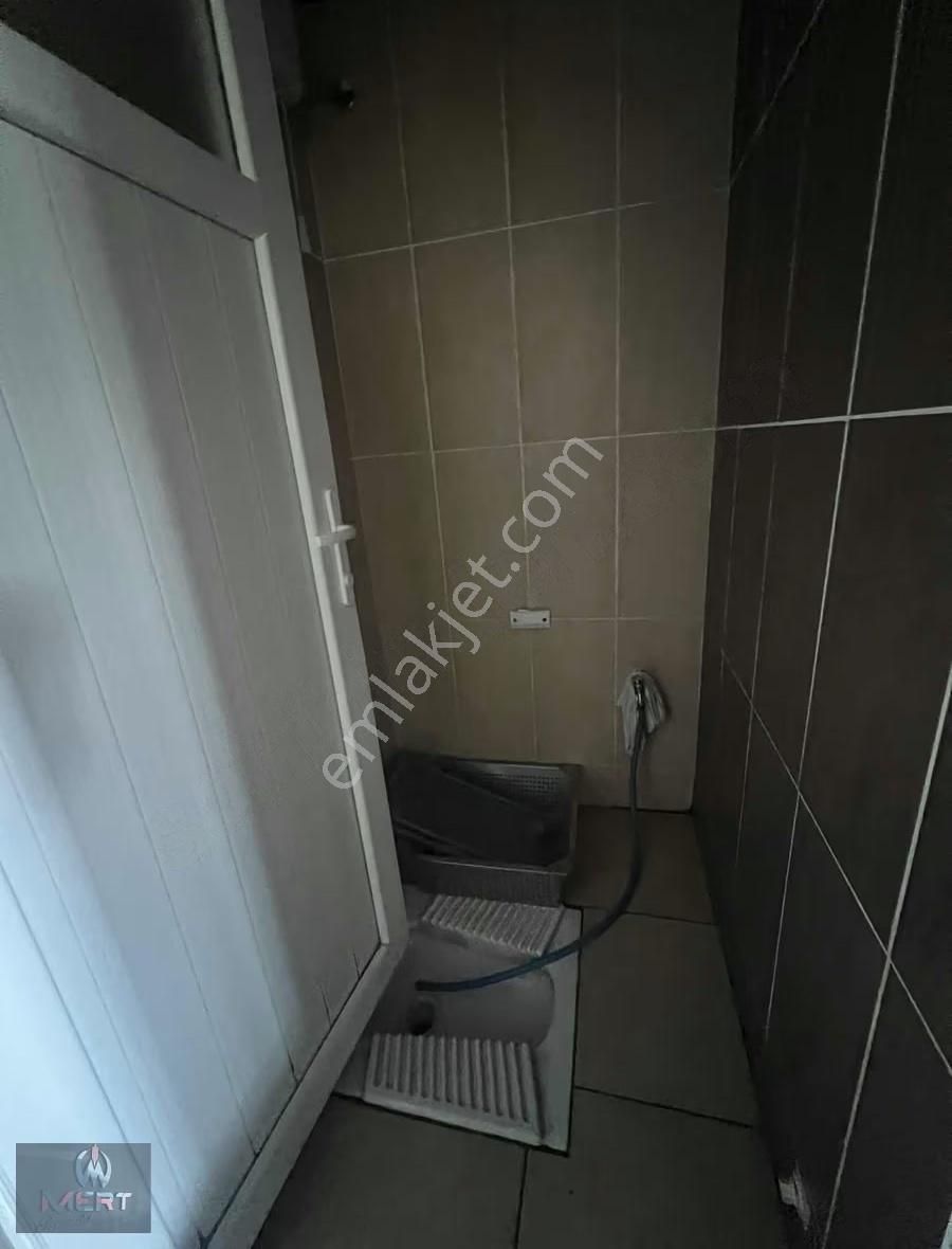 Sancaktepe Demokrasi Caddesinde Satılık İskanlı Dükkan - Görsel 16