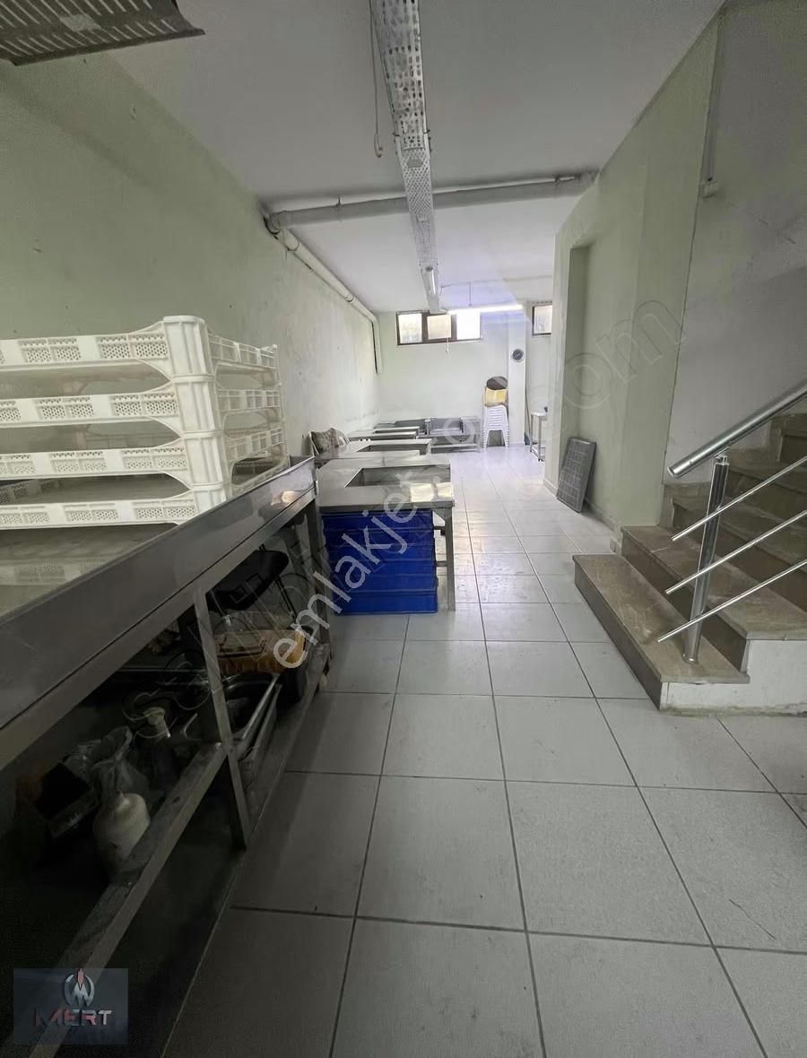 Sancaktepe Demokrasi Caddesinde Satılık İskanlı Dükkan - Görsel 10
