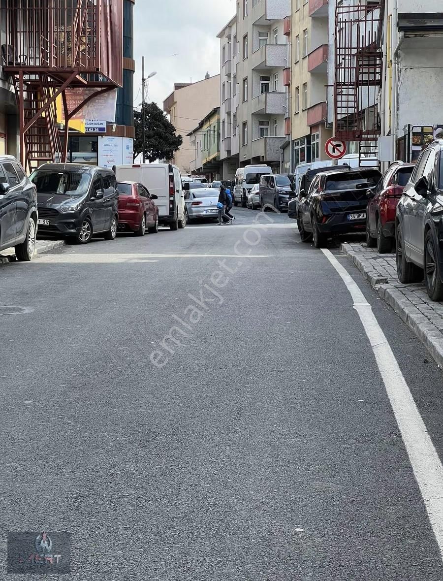 Sancaktepe Demokrasi Caddesinde Satılık İskanlı Dükkan - Görsel 11