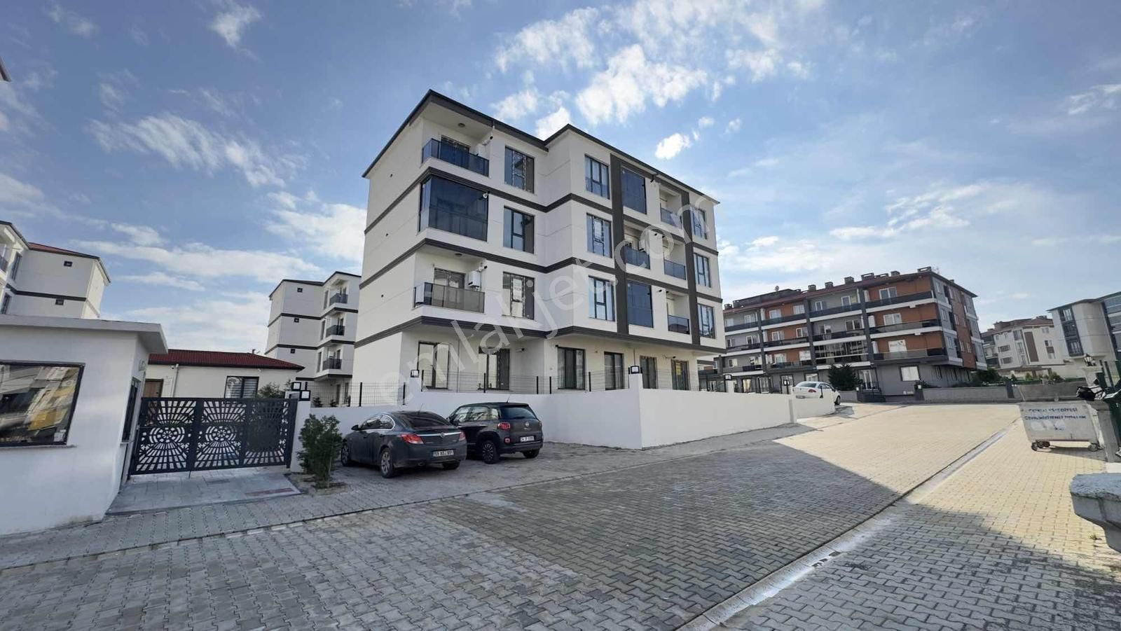 Villalar Bölgesinde 1+1 Site İçerisinde Havuzlu Daire - Görsel 12