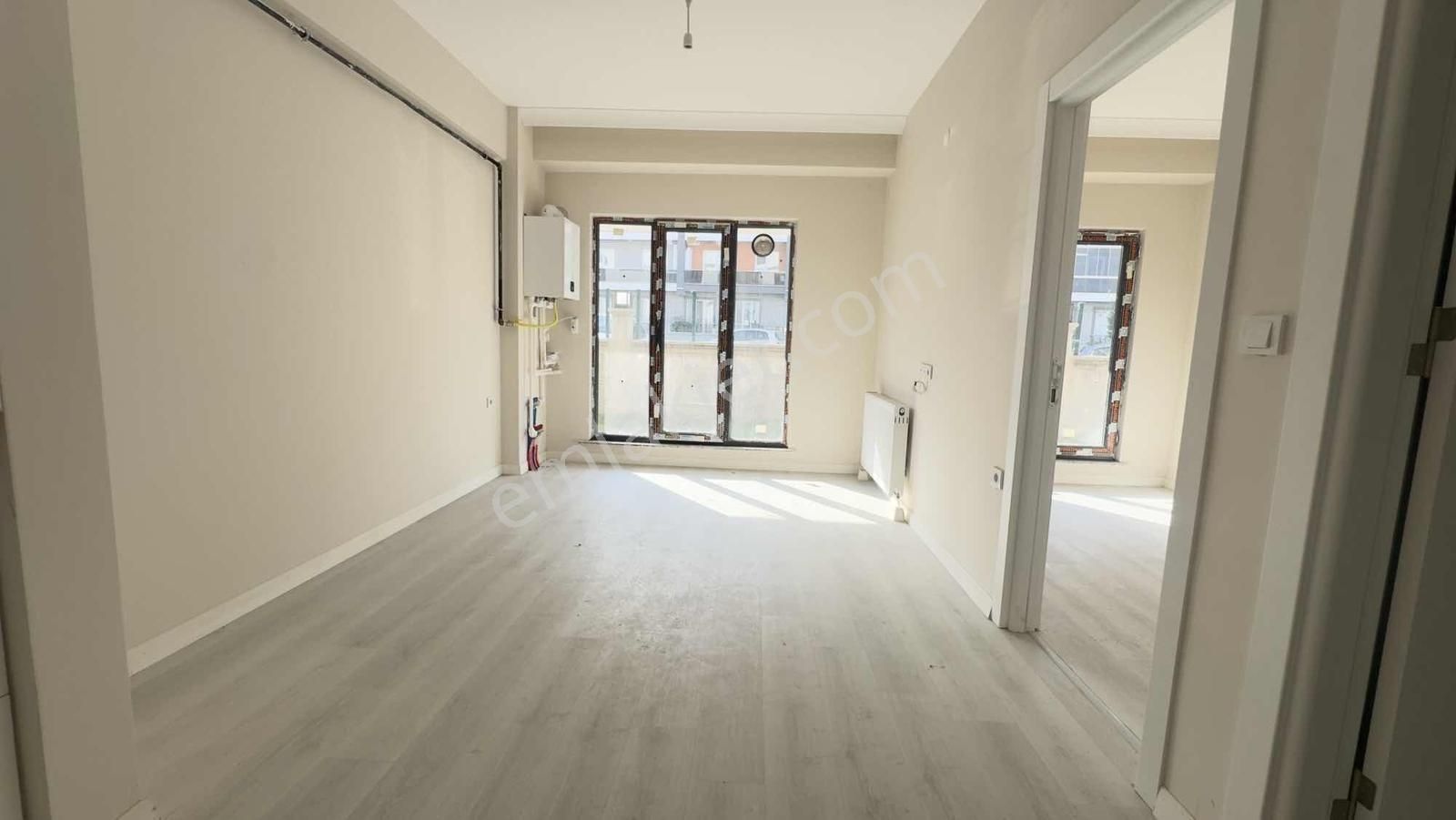 Villalar Bölgesinde 1+1 Site İçerisinde Havuzlu Daire - Görsel 9