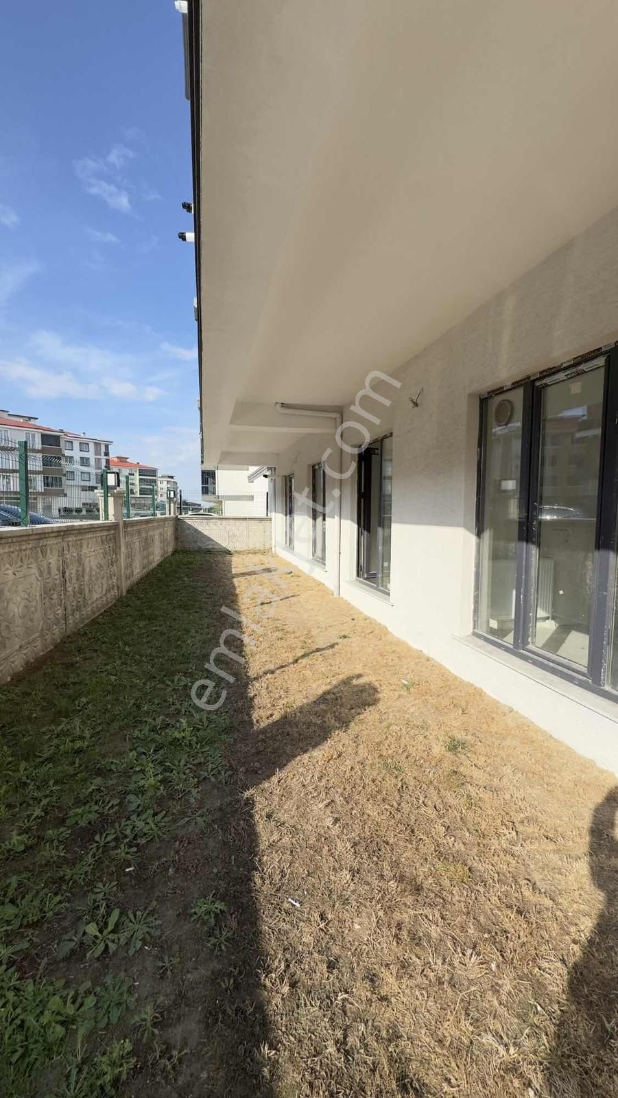 Villalar Bölgesinde 1+1 Site İçerisinde Havuzlu Daire - Görsel 2