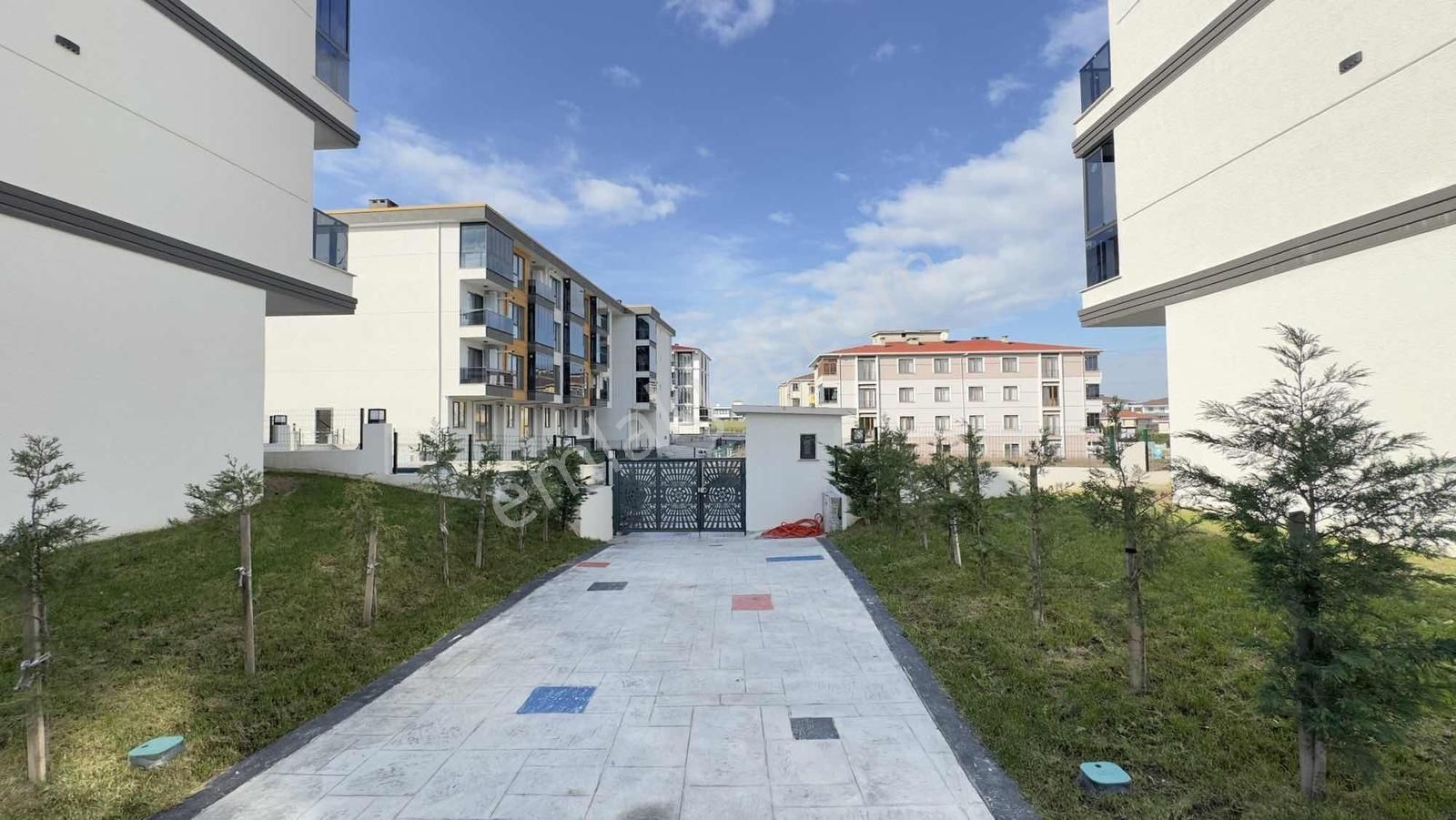 Villalar Bölgesinde 1+1 Site İçerisinde Havuzlu Daire - Görsel 16