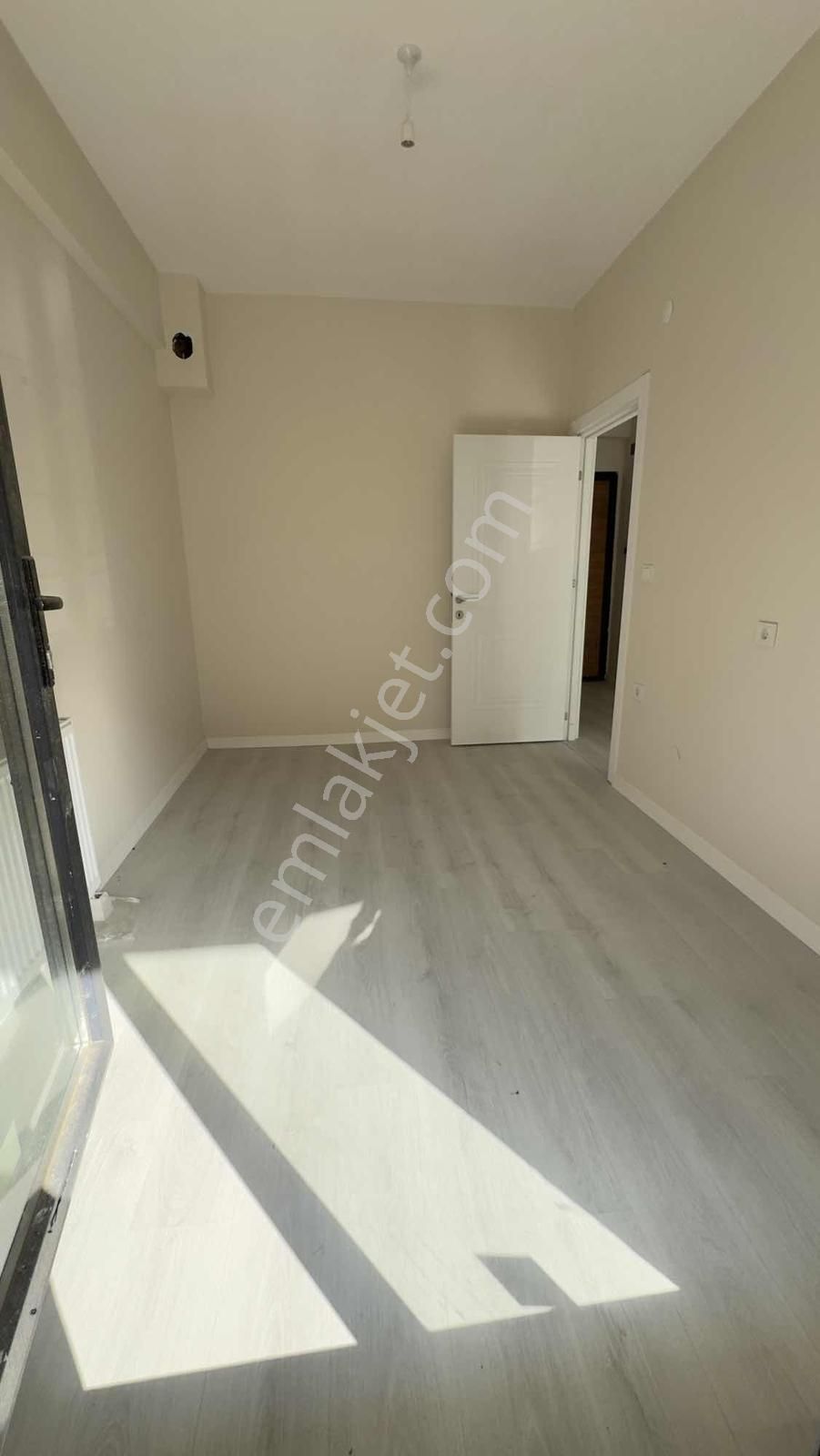 Villalar Bölgesinde 1+1 Site İçerisinde Havuzlu Daire - Görsel 5