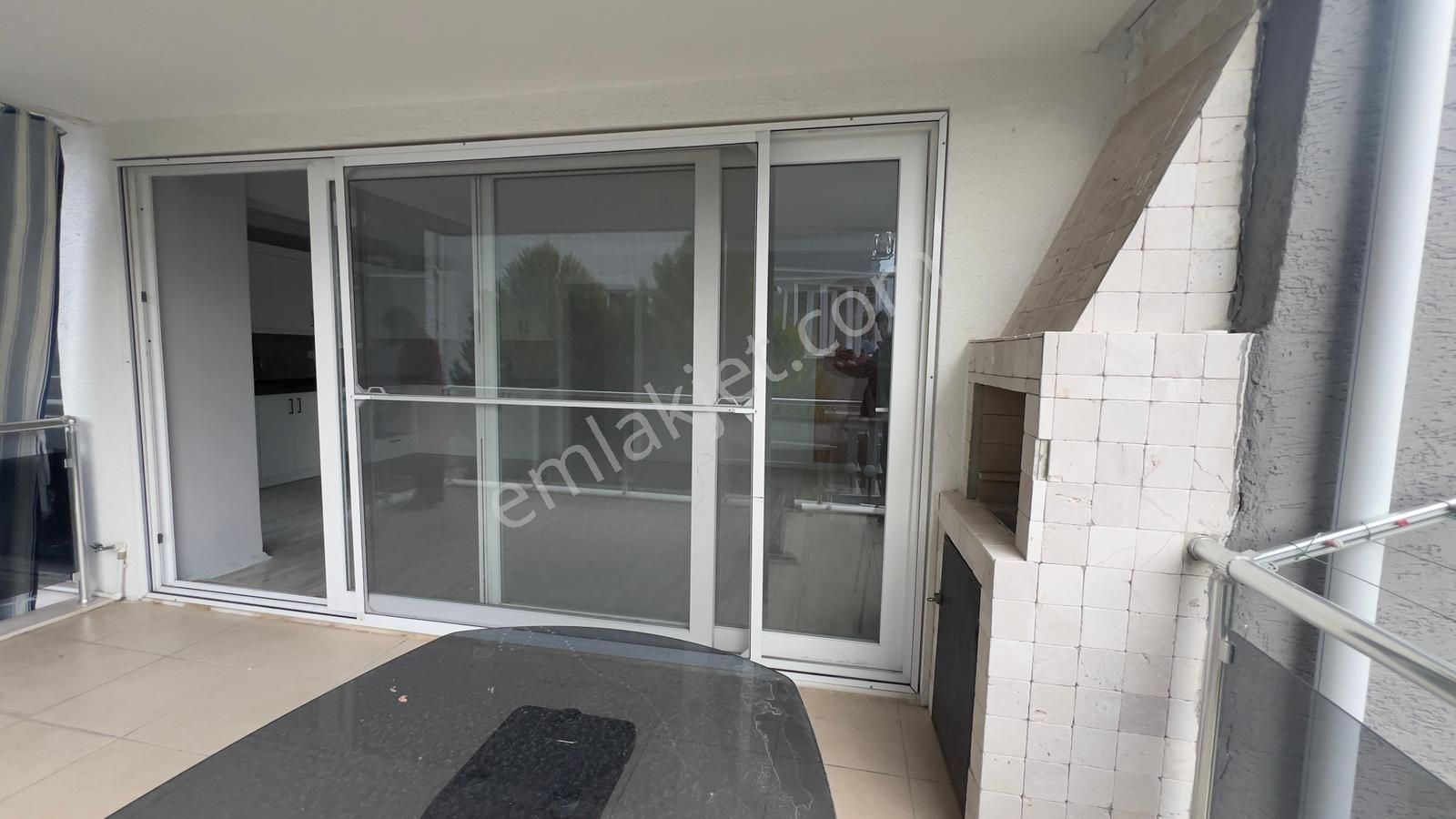 Kuşadası Ege Mahallesi'nde Kat Mülkiyetli Satılık 3+1 Havuzlu Daire - Görsel 24