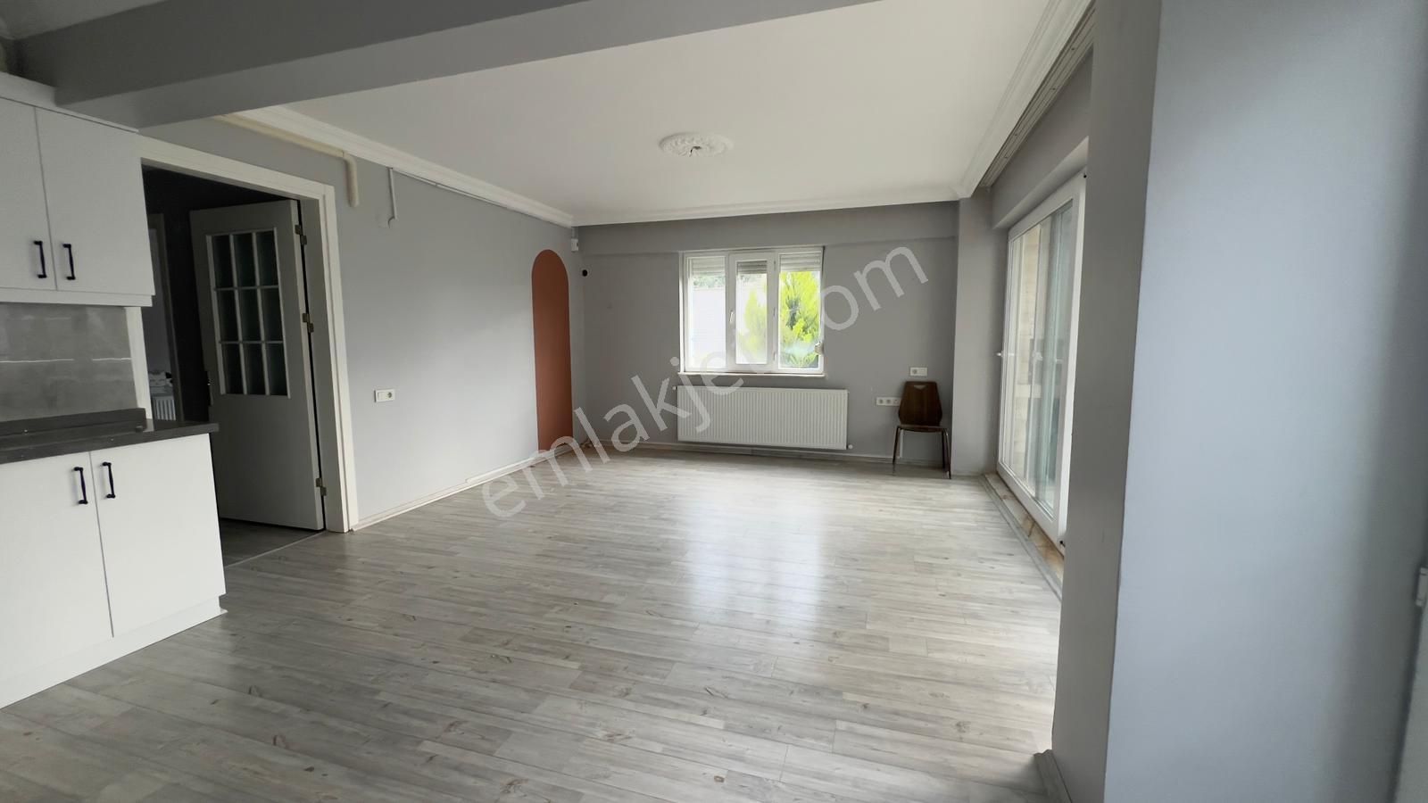 Kuşadası Ege Mahallesi'nde Kat Mülkiyetli Satılık 3+1 Havuzlu Daire - Görsel 4