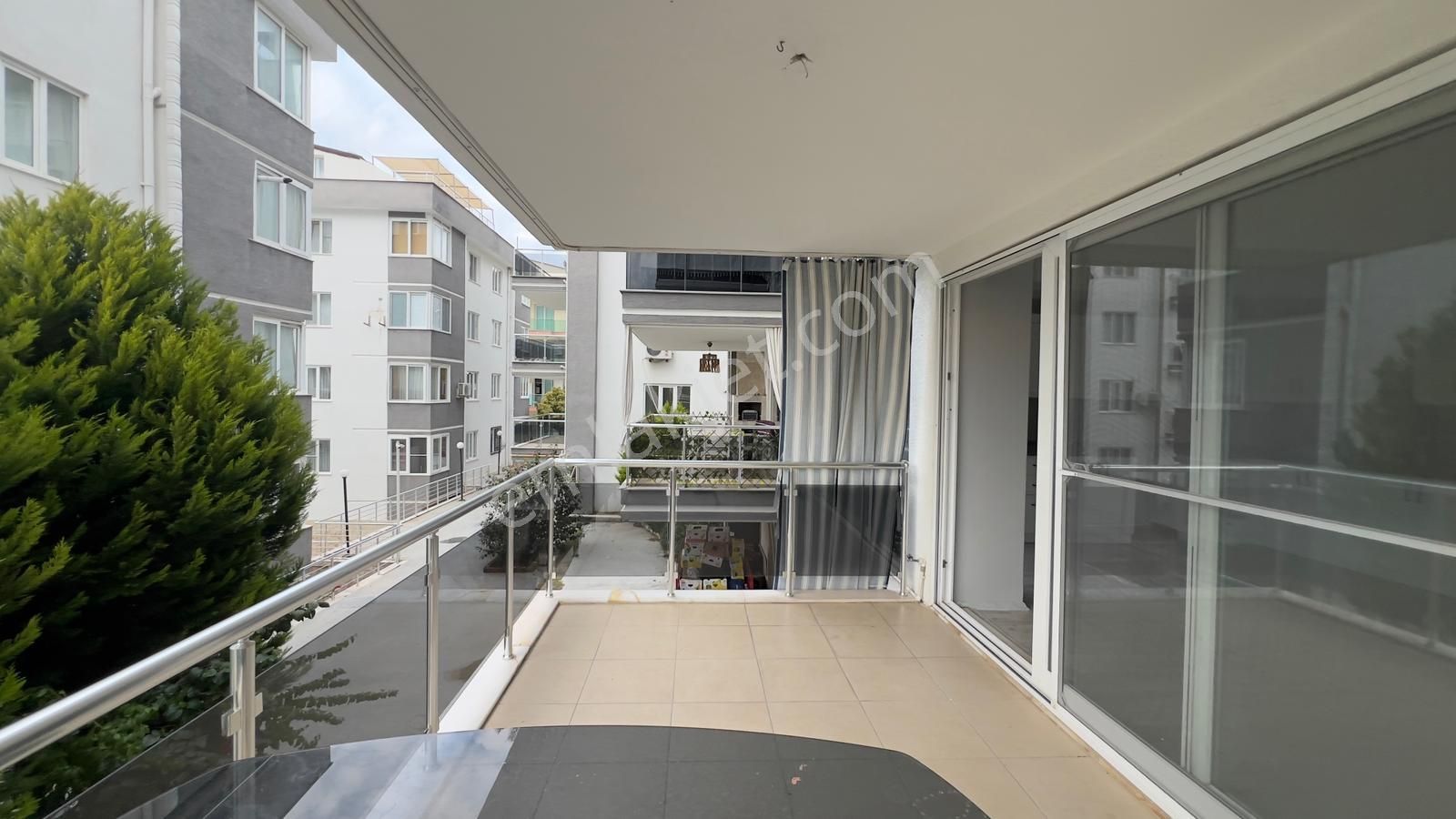 Kuşadası Ege Mahallesi'nde Kat Mülkiyetli Satılık 3+1 Havuzlu Daire - Görsel 2