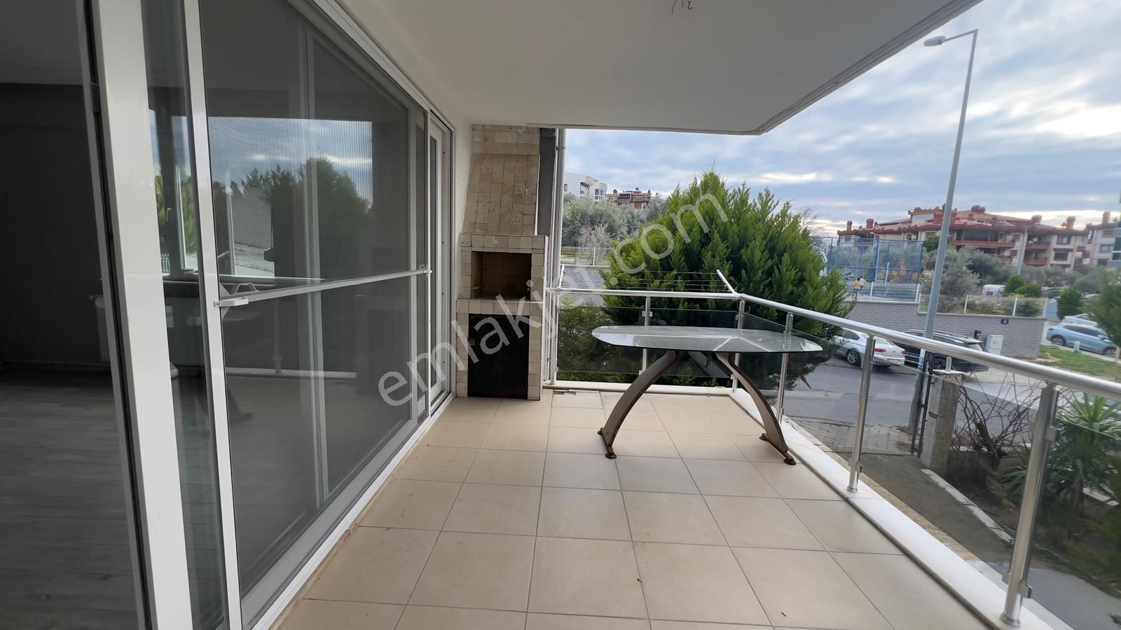 Kuşadası Ege Mahallesi'nde Kat Mülkiyetli Satılık 3+1 Havuzlu Daire - Görsel 20