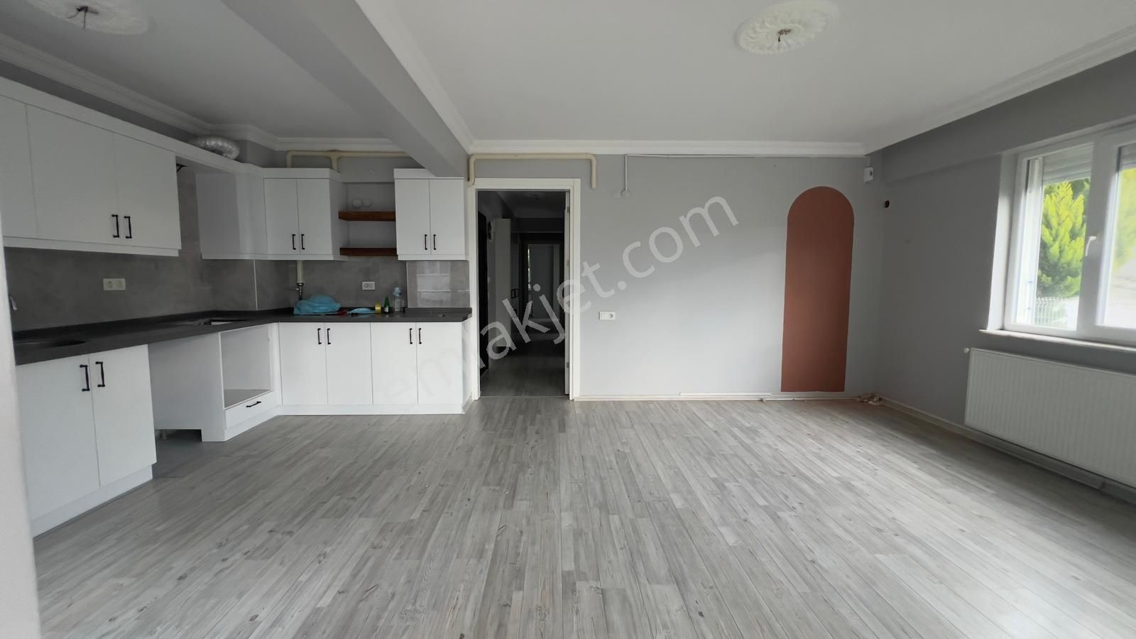 Kuşadası Ege Mahallesi'nde Kat Mülkiyetli Satılık 3+1 Havuzlu Daire - Görsel 12