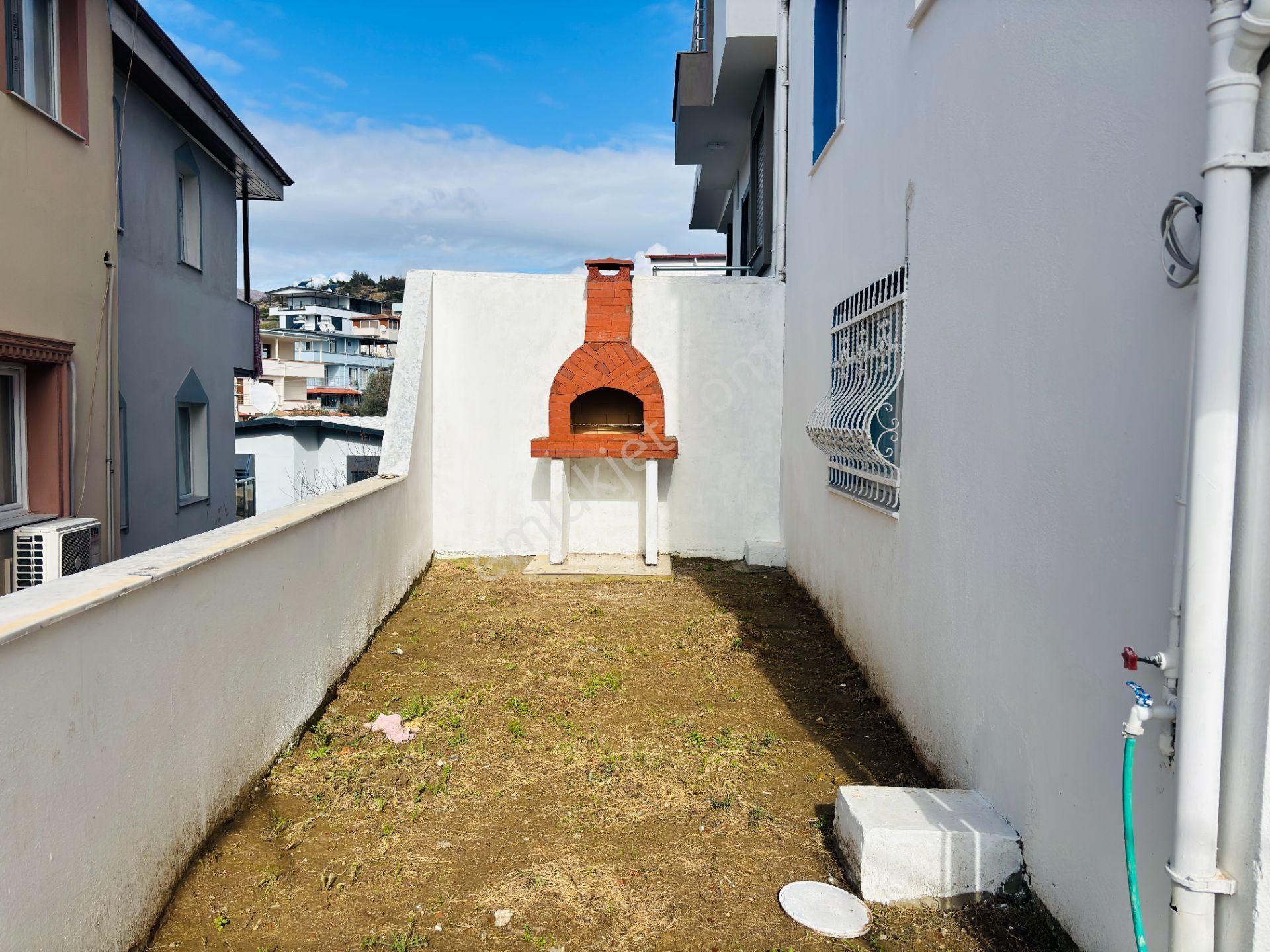 İzmir Seferihisar Ürkmez'de Bahçeli Ayrı Mutfak Masrafsız 2+1 Satılık Daire - Görsel 16