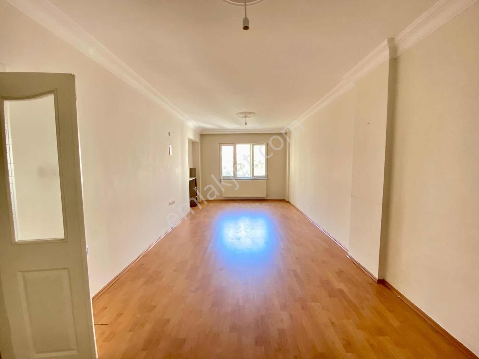 Reşadiye Mahallesinde Ara Katta Asansörlü 3+1 Kıralık Daire - Görsel 19