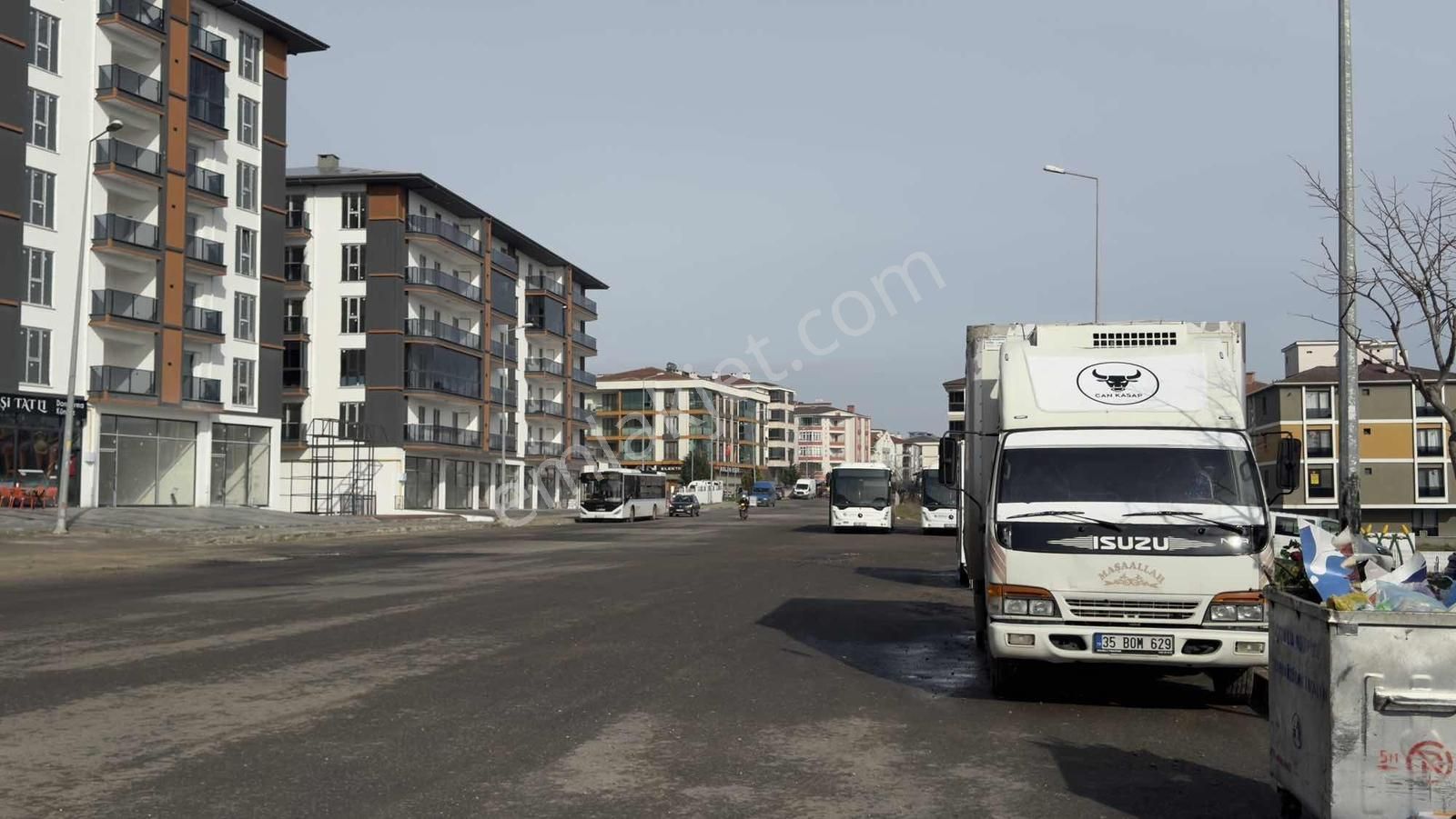 //revos// Kervancı Bölgesinde İçi Yapılı Ful Eşyalı 2+1 Daire - Görsel 2