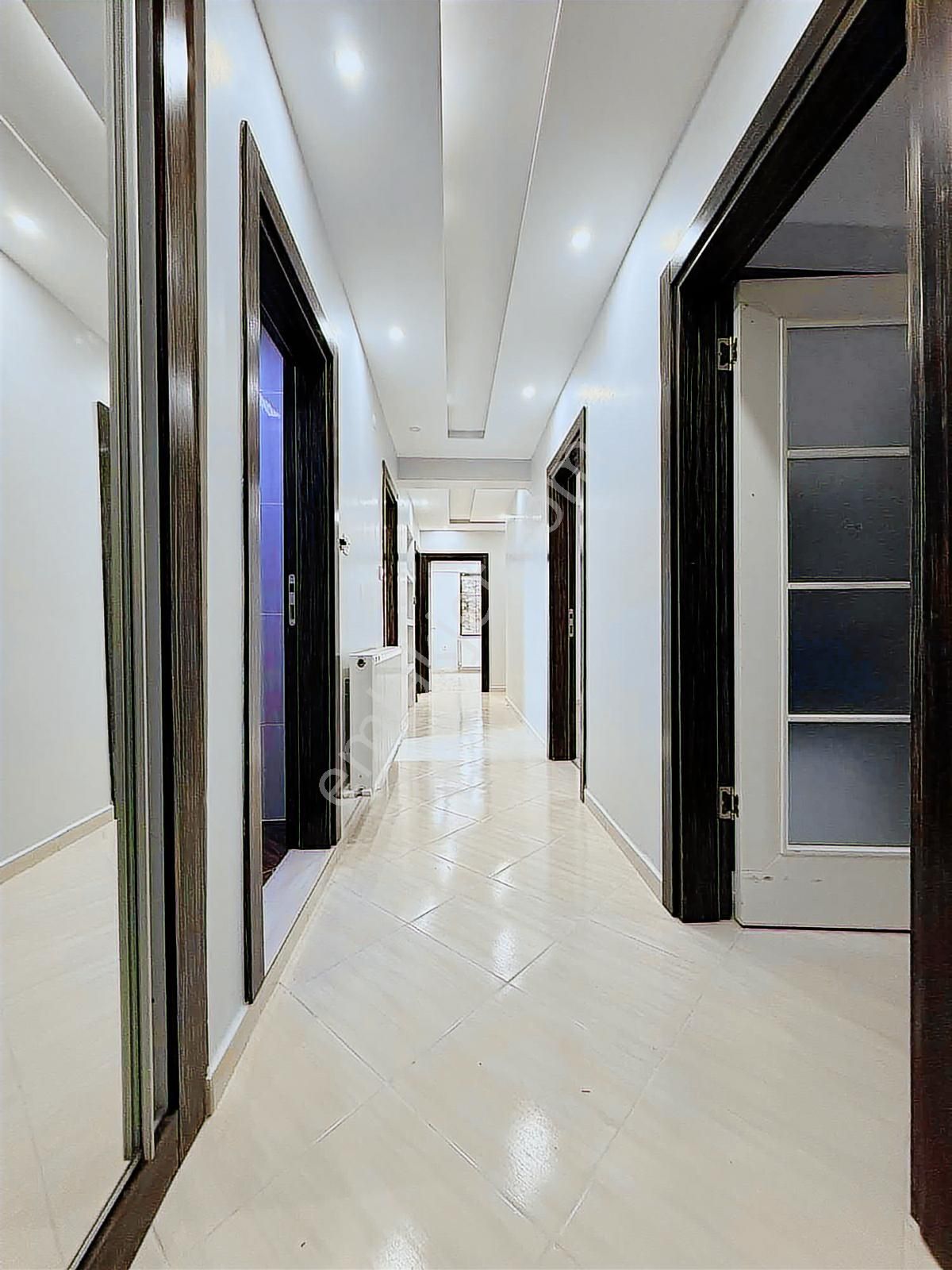 //revos// İsak Pinas Okulun Arkasında 3+1 Ebeveyn Banyolu Daire - Görsel 7