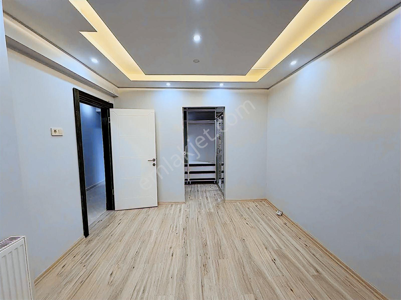 //revos// İsak Pinas Okulun Arkasında 3+1 Ebeveyn Banyolu Daire - Görsel 5