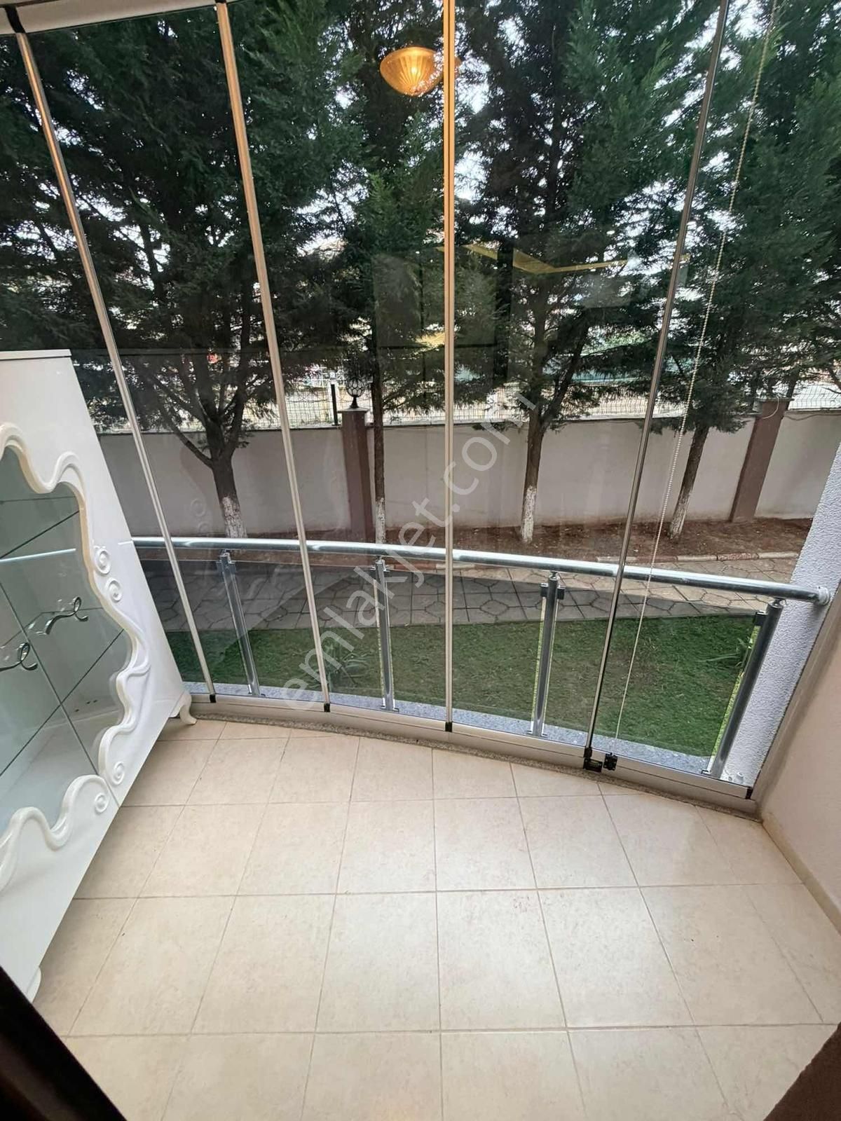 //revos// İsak Pinas Okulun Arkasında 3+1 Ebeveyn Banyolu Daire - Görsel 4