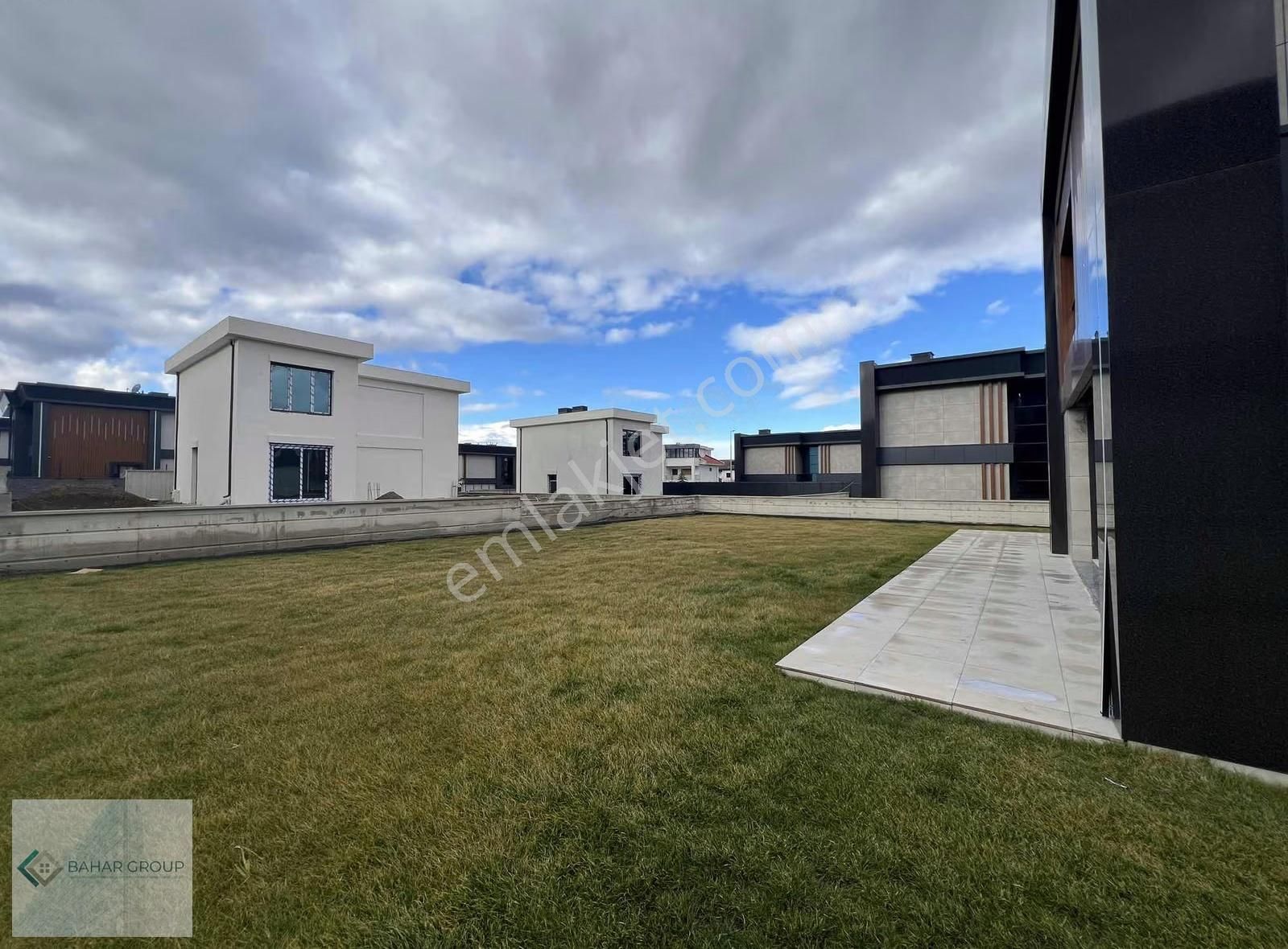 Bahar'dan Çay Bağlarında Asansörlü Ultra Lüx Villa - Görsel 16