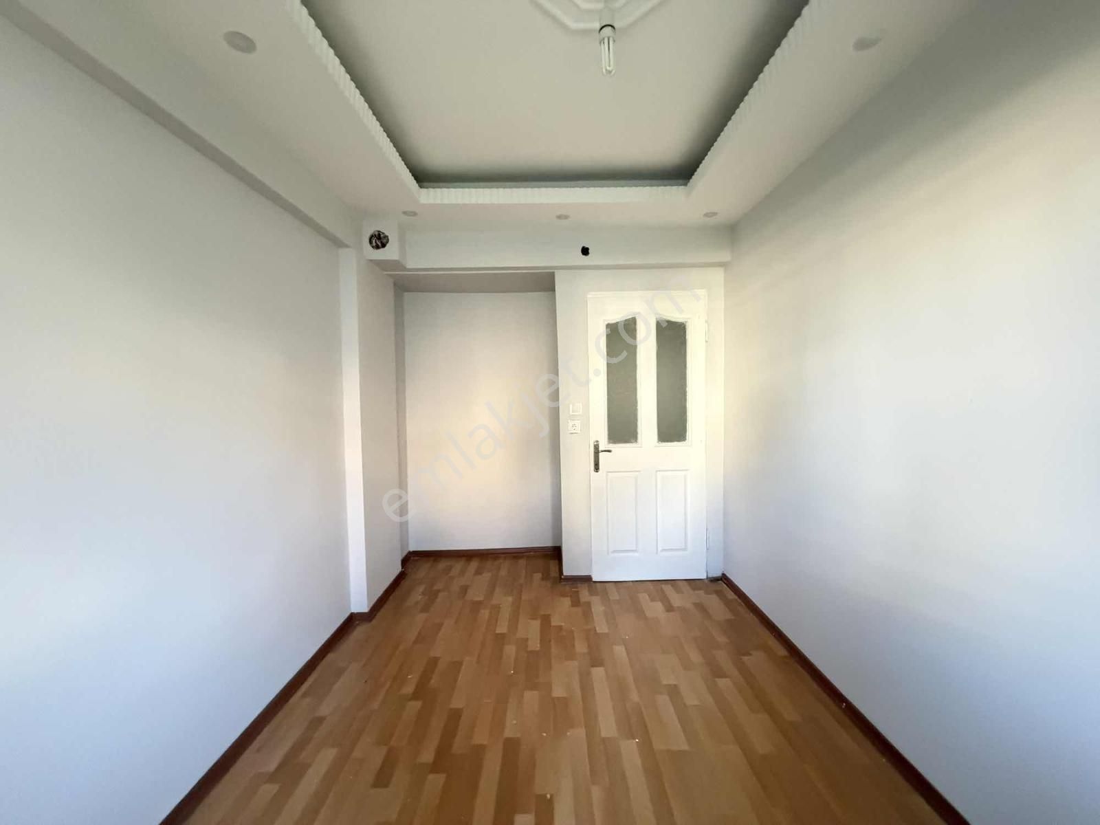 Çobançeşmede 2+1 Ayrı Mutfak Satılık Giriş Kat Daire - Görsel 13