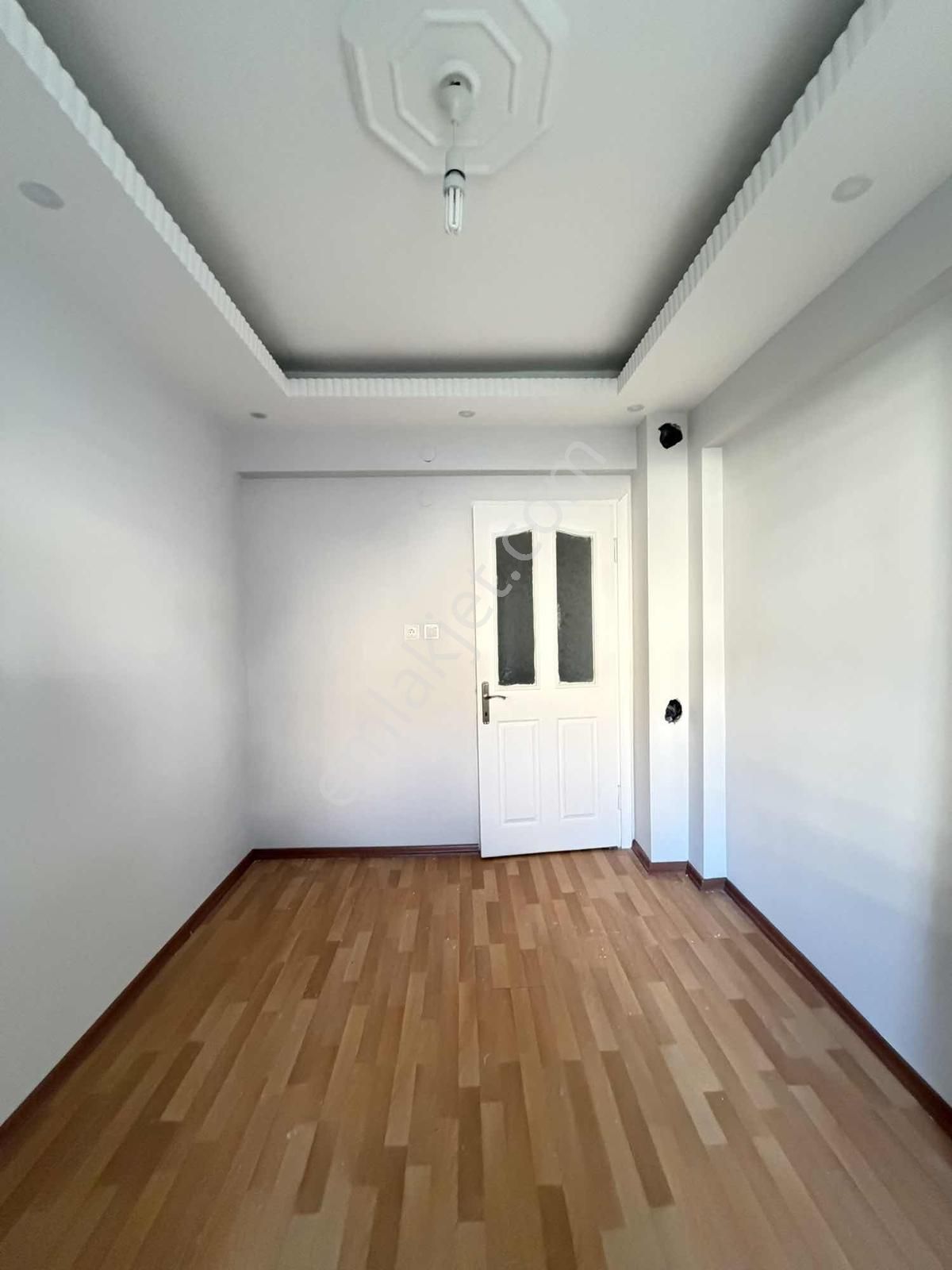 Çobançeşmede 2+1 Ayrı Mutfak Satılık Giriş Kat Daire - Görsel 7