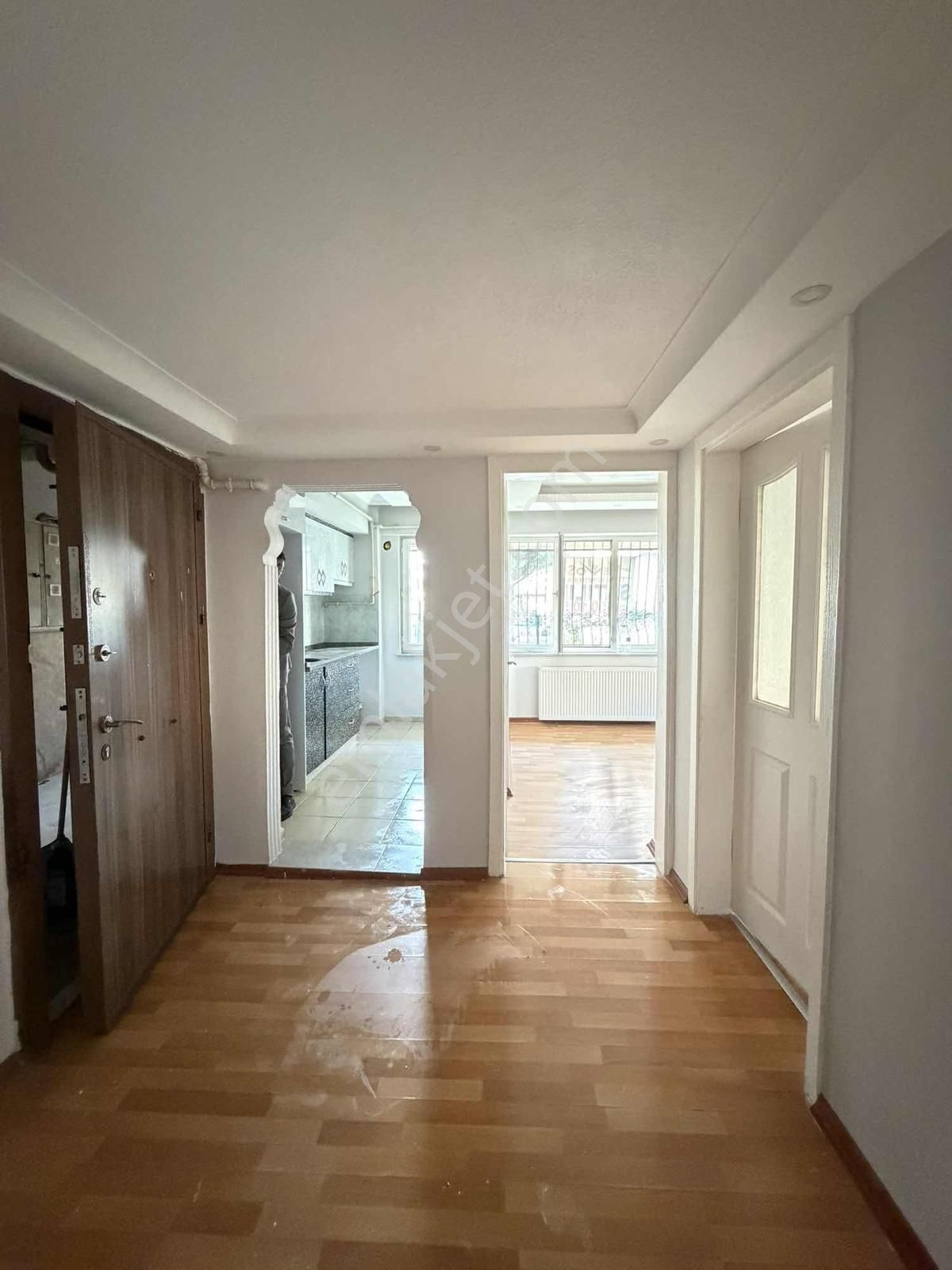 Çobançeşmede 2+1 Ayrı Mutfak Satılık Giriş Kat Daire - Görsel 2