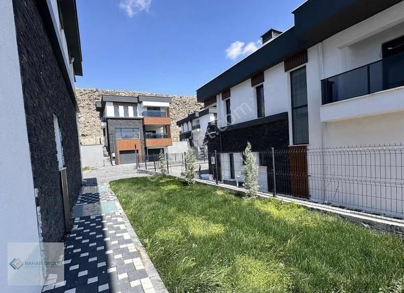 Bahar'dan Erkilette Ultra Lüx Havuzlu 9+2 Villa - Görsel 3