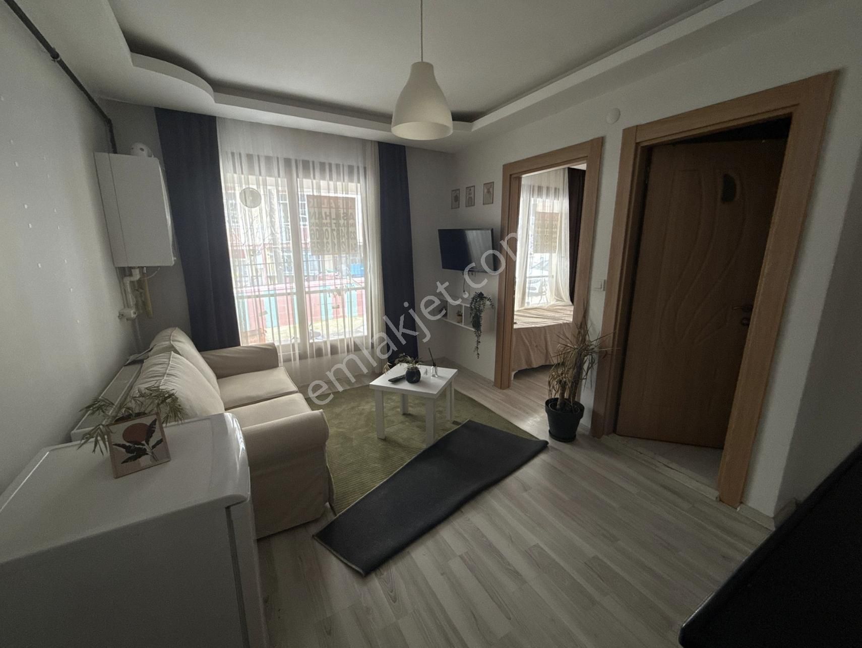 Buca'da Merkezi Konumda 1+1 Eşyalı Daire - Görsel 7