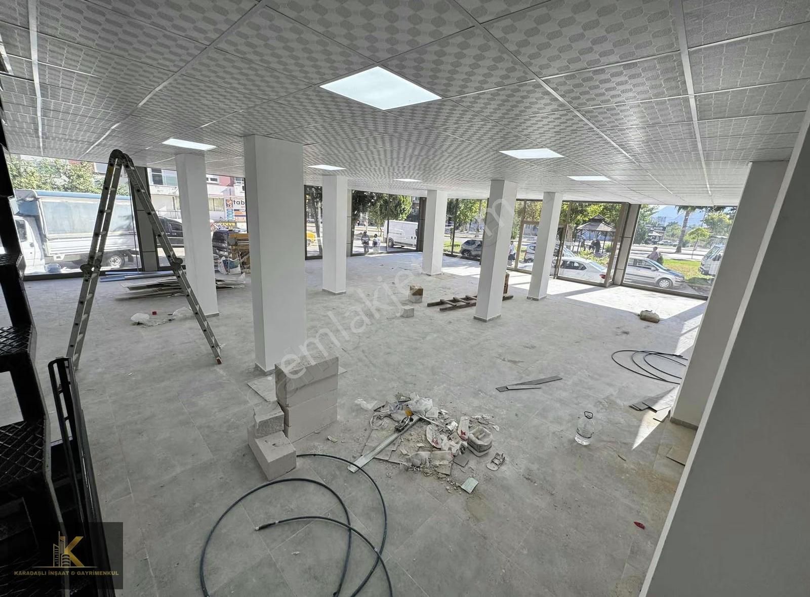 Şafakta Satılık 3 Katlı Dükkan Akdeniz Sanayi Çevre Yolu Yakın - Görsel 24