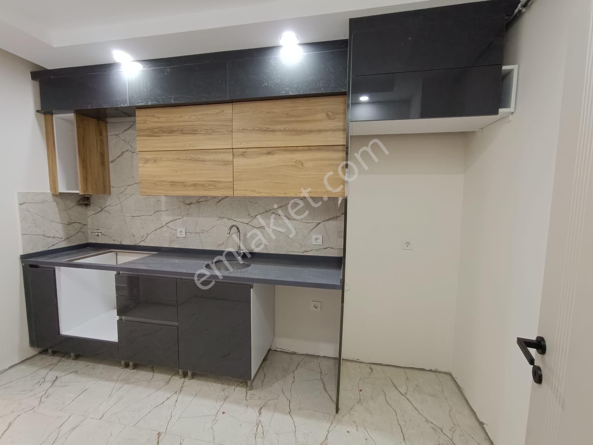 Avcılar Üniversite Mahallesi Yeni Binada Kiralık 2+1 Daire - Görsel 11