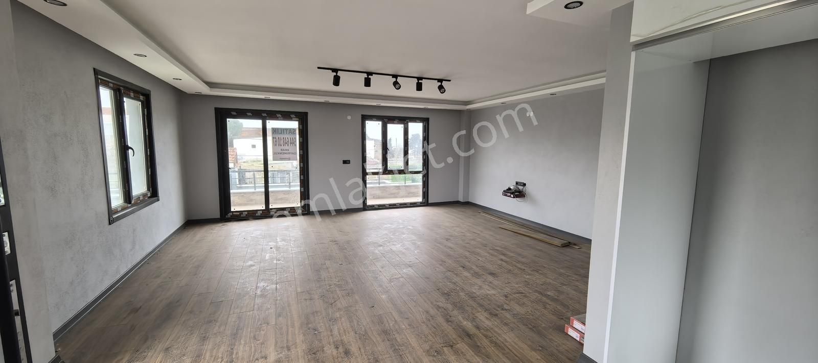 Yenice Sahile 330 Mt Mesafede 4+1+ Kiler Sıfır İskanlı Villa - Görsel 14