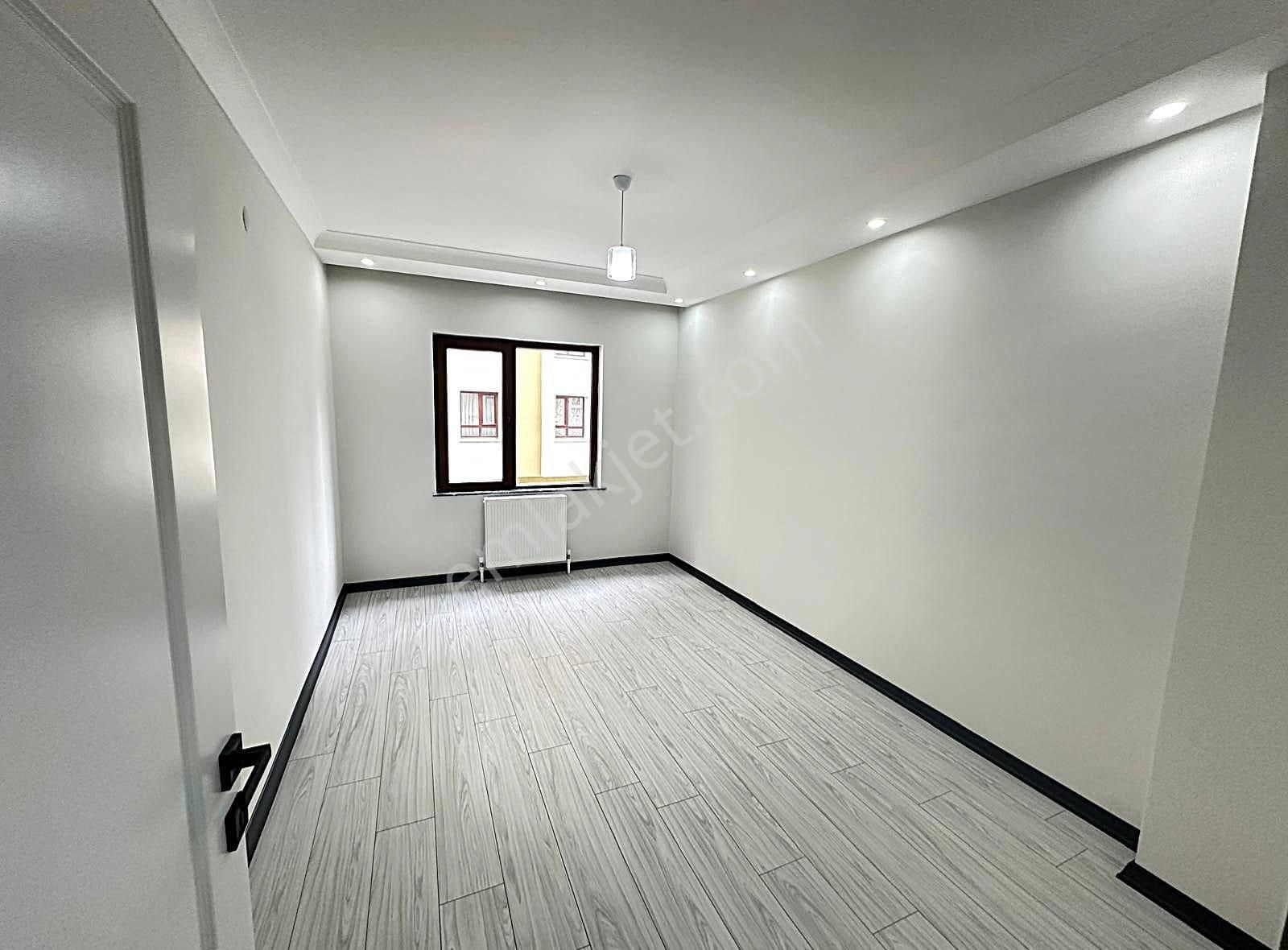 Atanora Vadi'den 1059.cadde Üzerinde Kabil Caddesi Yakını 4+1 Süperlüx Yapılı Çift Banyolu - Görsel 4