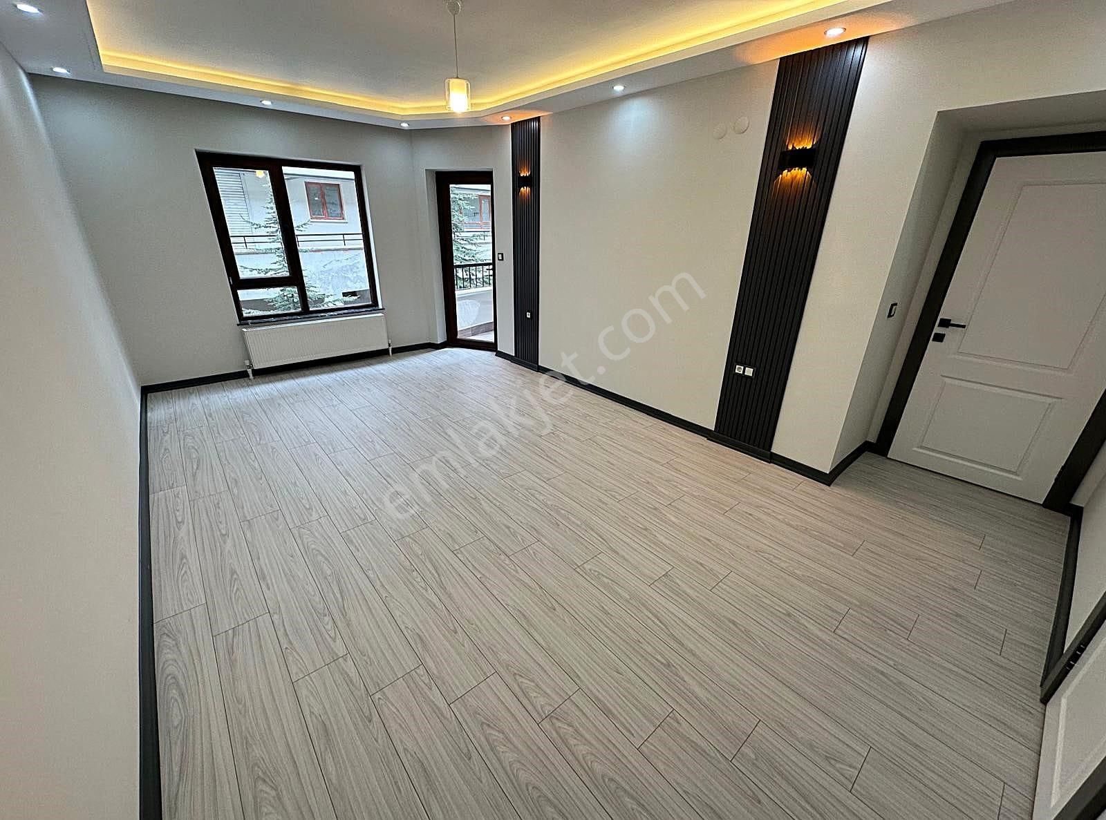 Atanora Vadi'den 1059.cadde Üzerinde Kabil Caddesi Yakını 4+1 Süperlüx Yapılı Çift Banyolu - Görsel 24