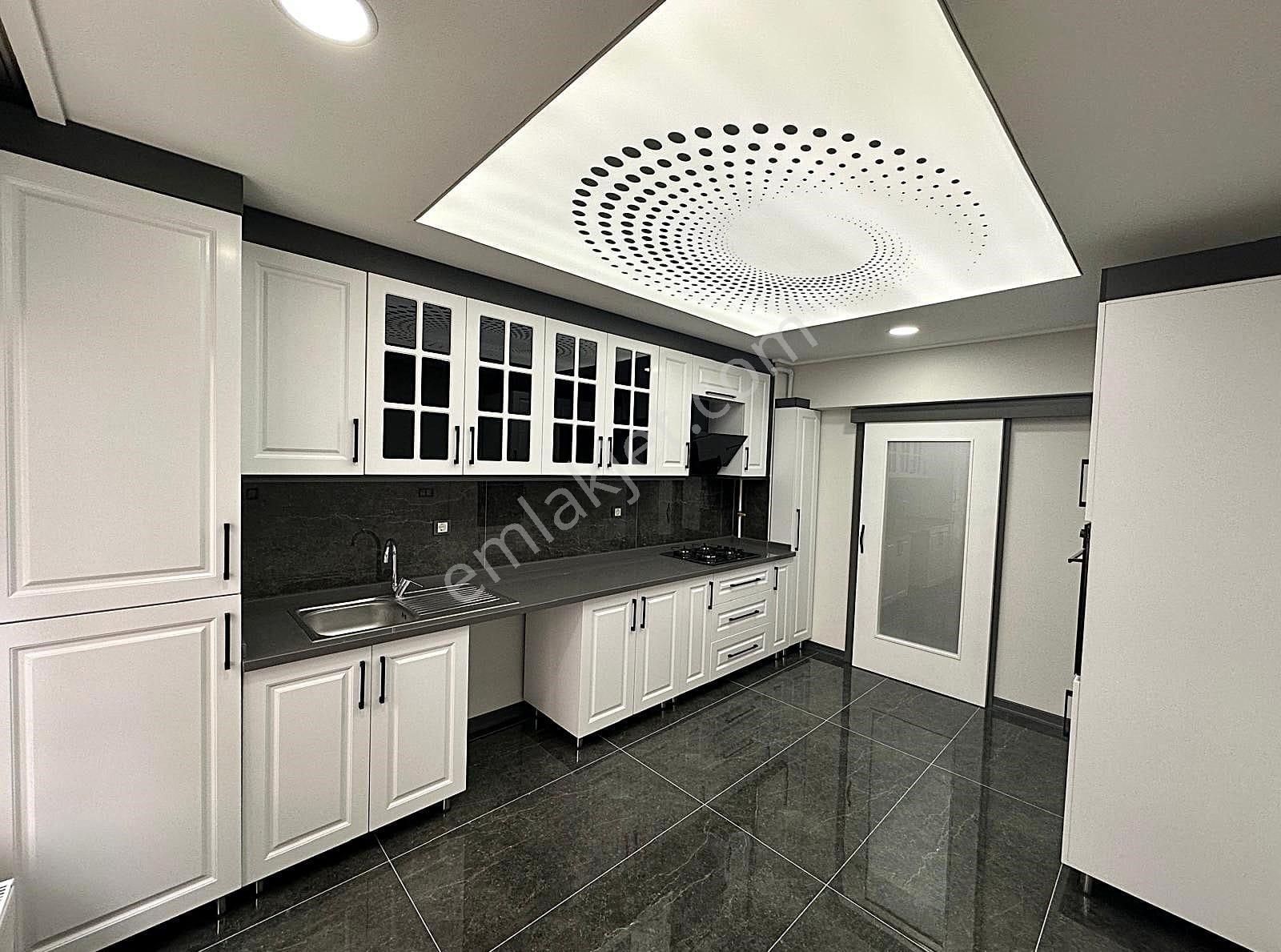 Atanora Vadi'den 1059.cadde Üzerinde Kabil Caddesi Yakını 4+1 Süperlüx Yapılı Çift Banyolu - Görsel 7