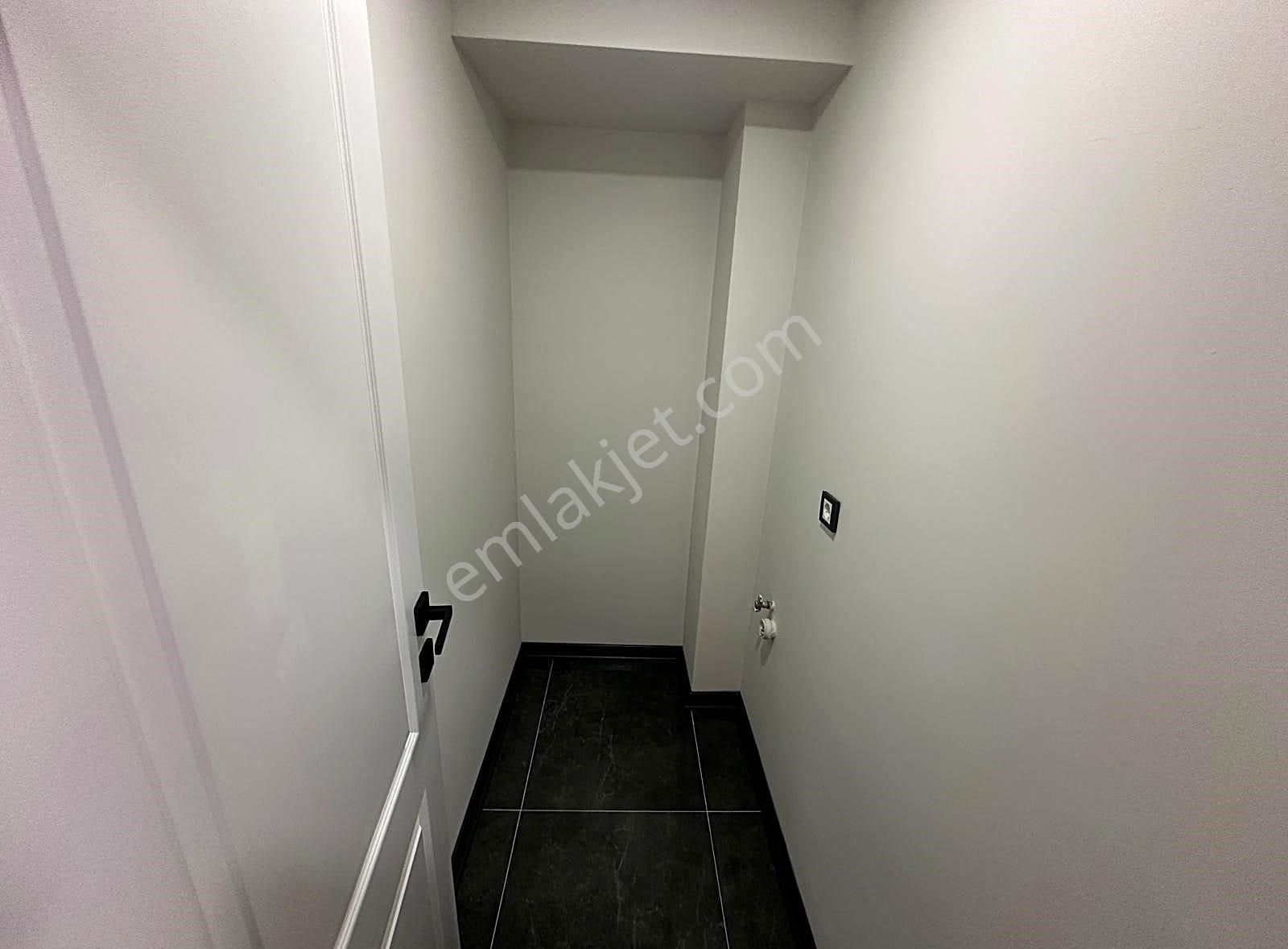 Atanora Vadi'den 1059.cadde Üzerinde Kabil Caddesi Yakını 4+1 Süperlüx Yapılı Çift Banyolu - Görsel 12