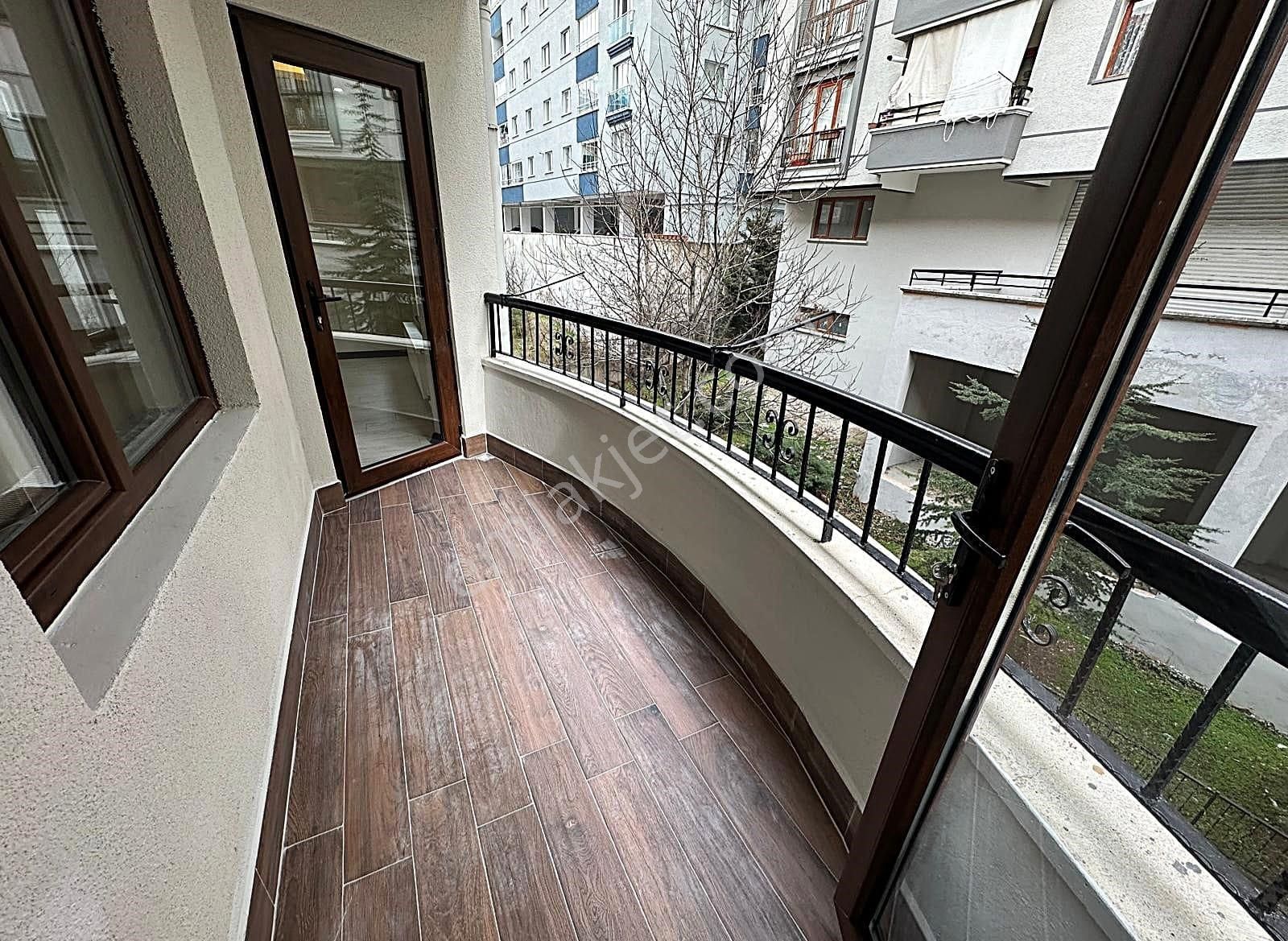 Atanora Vadi'den 1059.cadde Üzerinde Kabil Caddesi Yakını 4+1 Süperlüx Yapılı Çift Banyolu - Görsel 15