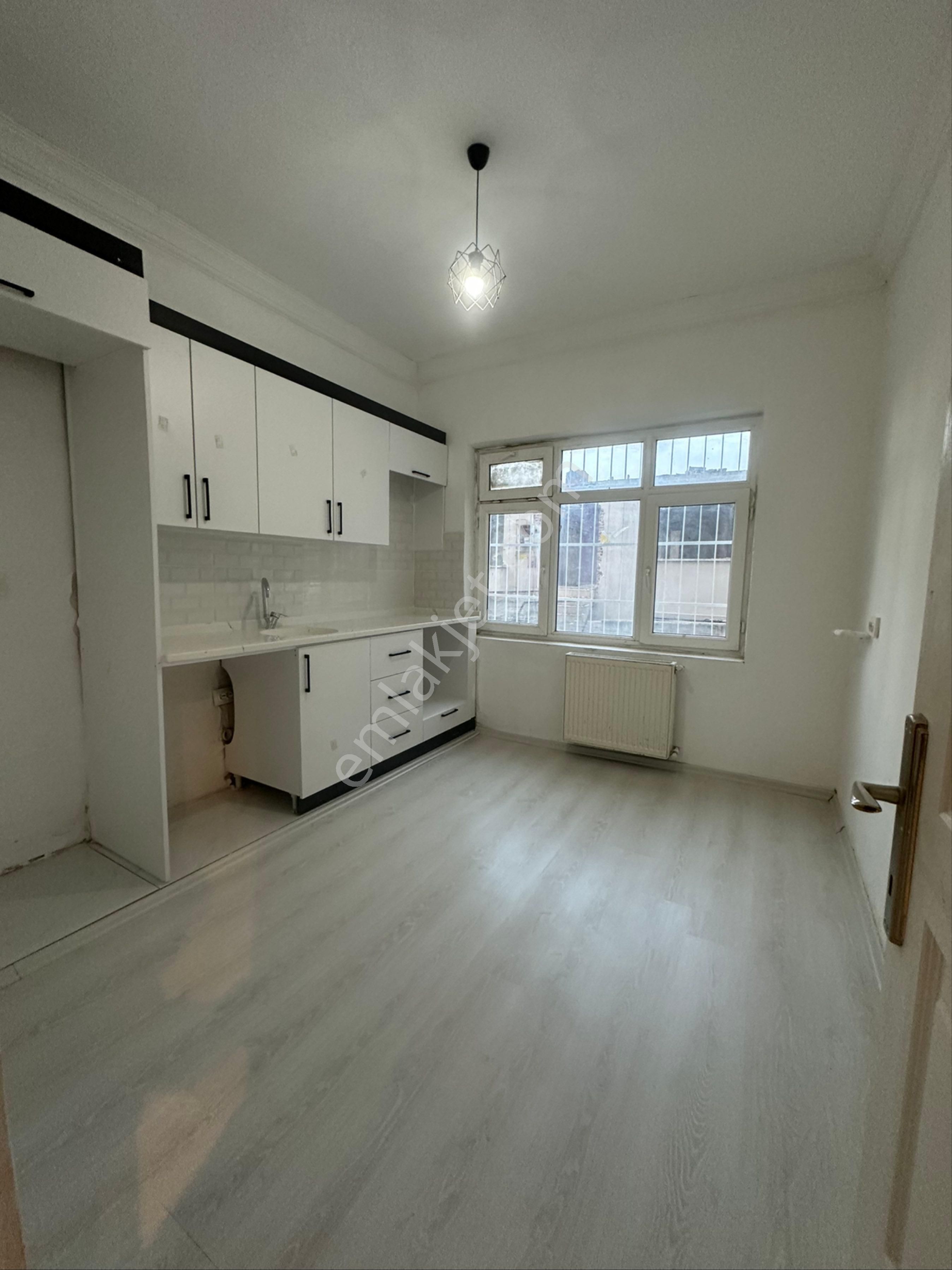 Evim-nur'dan Kadifekale Mh 2+0 80m2 İçi Full Yapılı