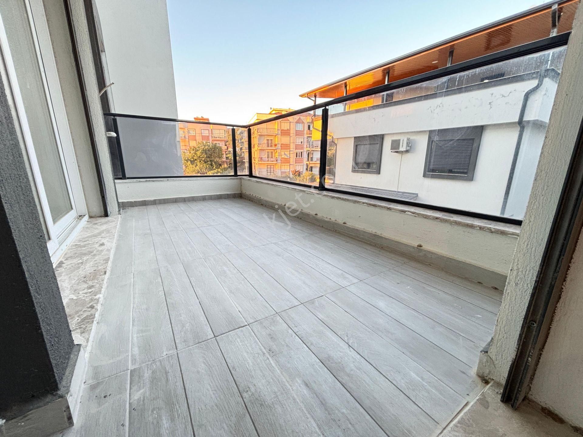 İzmir Seferihisar Ürkmez Merkezde Kat Mülkiyetli Asansörlü 3+1 Satılık Daire - Görsel 18