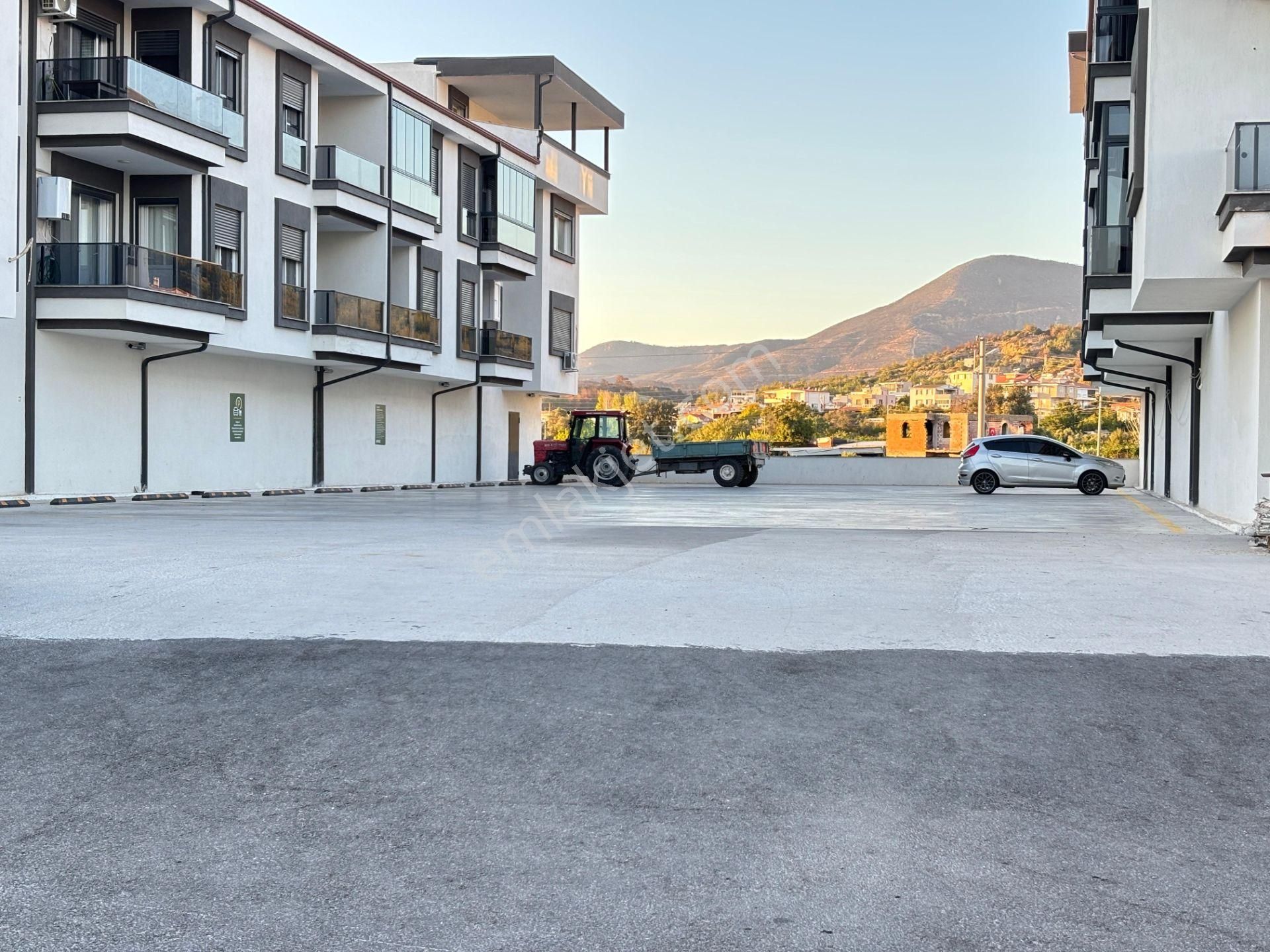 İzmir Seferihisar Ürkmez Merkezde Kat Mülkiyetli Asansörlü 3+1 Satılık Daire - Görsel 3